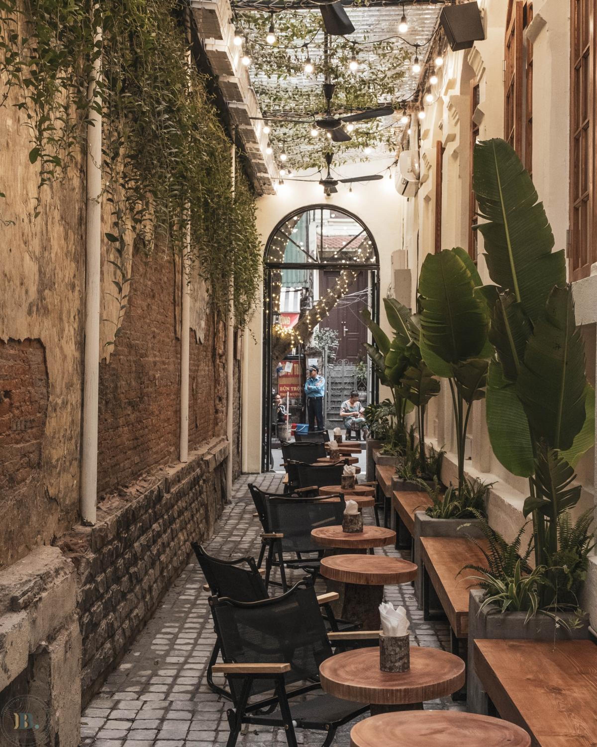 HIDDEN PARADISE Building in OLD TOWN