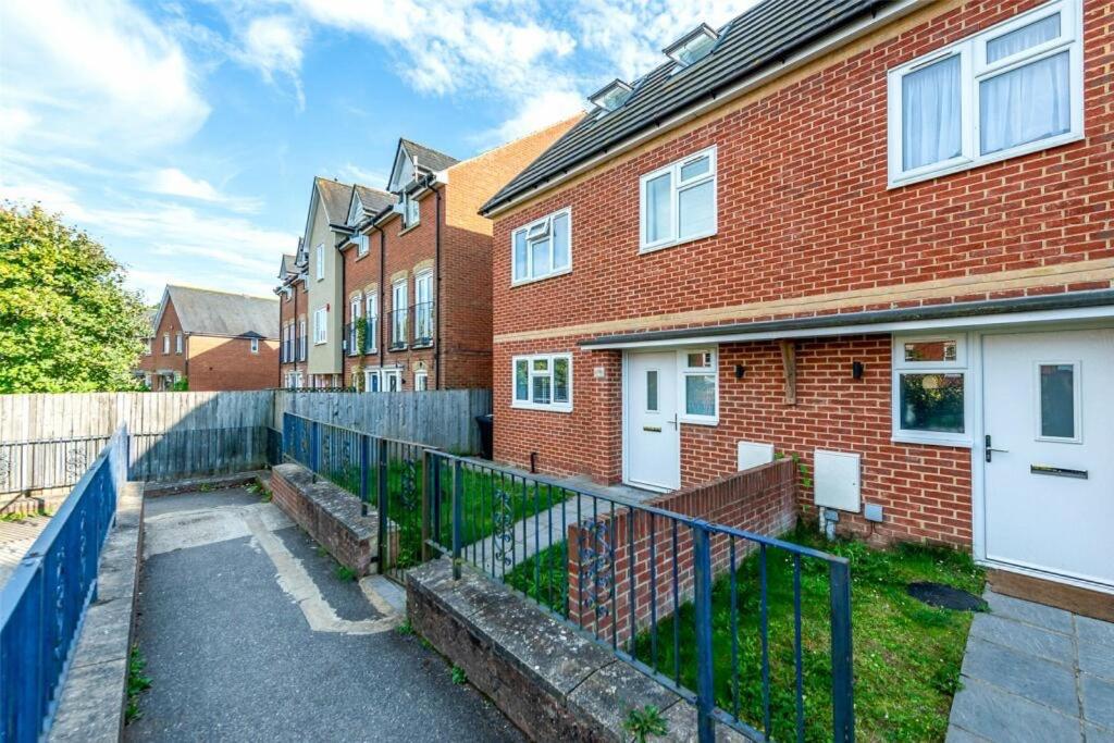 Hotel Stunning 5 Bedroom House In Chartham, Canterbury