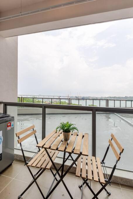 SeaView R&F 4pax-1BR 10mis to CIQ JBSentral CitySquare