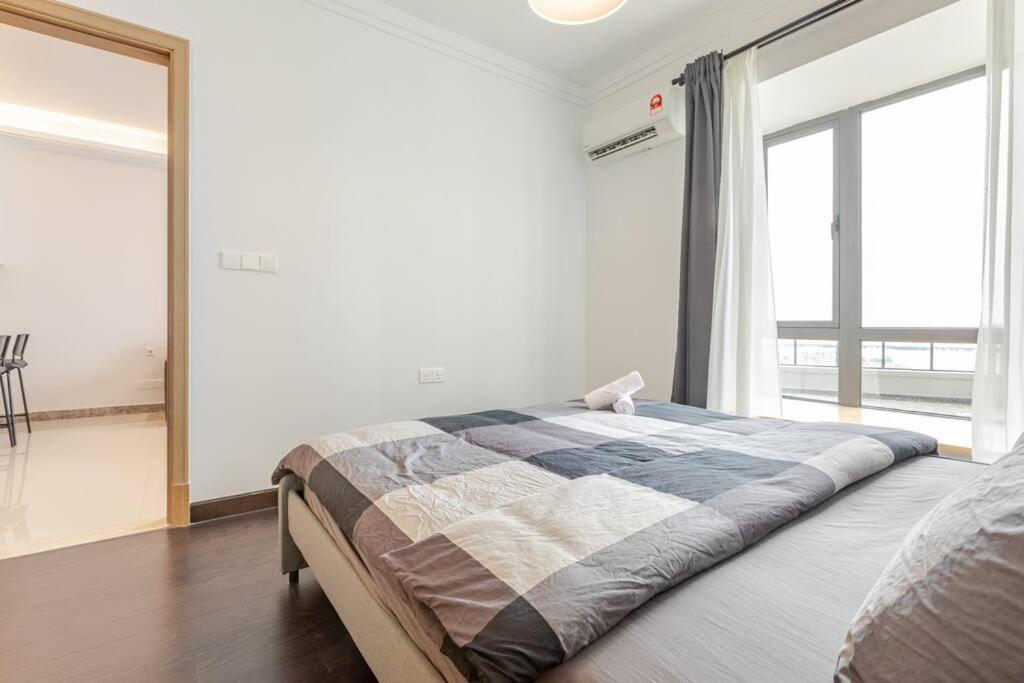 SeaView R&F 4pax-1BR 10mis to CIQ JBSentral CitySquare