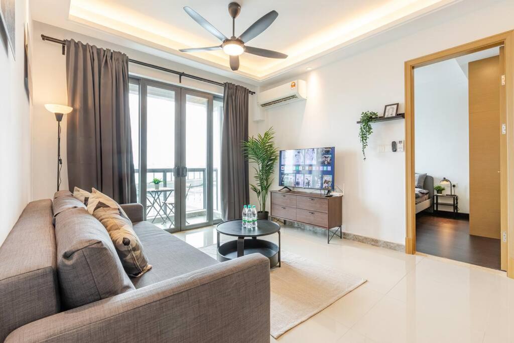 SeaView R&F 4pax-1BR 10mis to CIQ JBSentral CitySquare