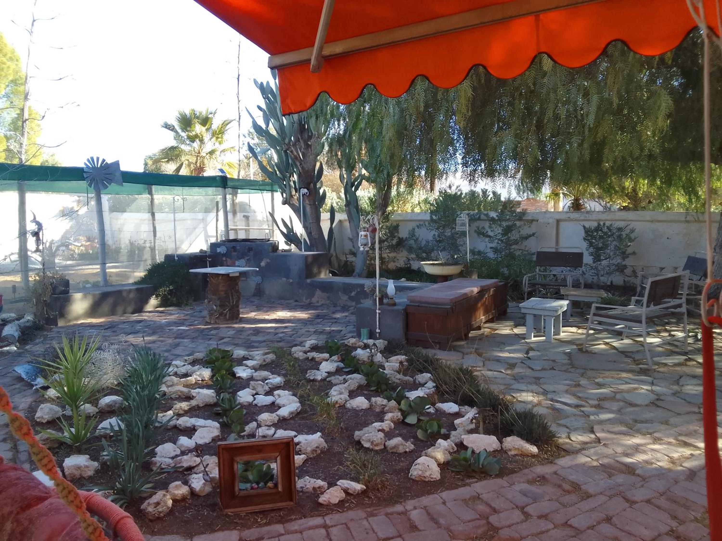 Karoo Pomp