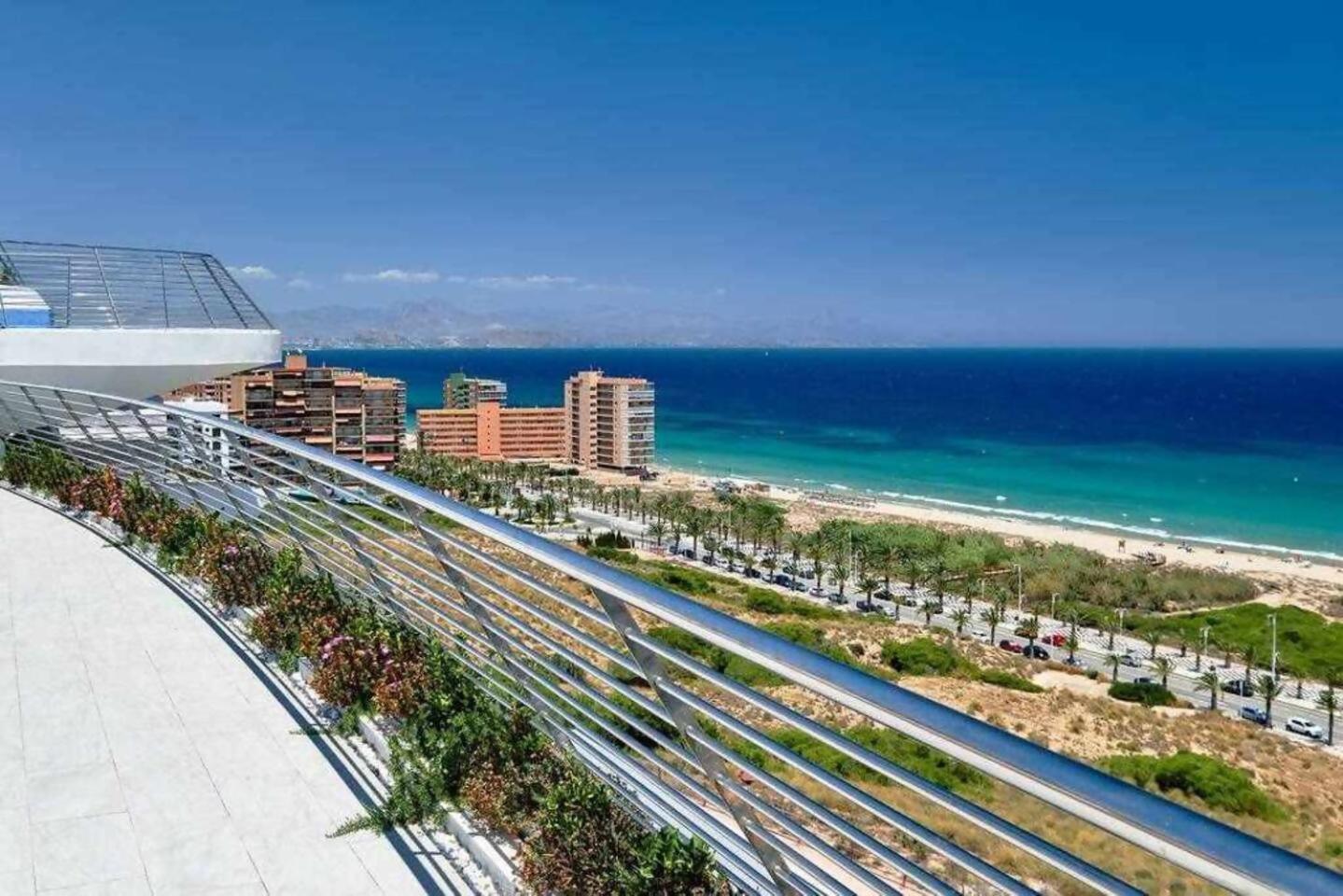 Exclusivo apartamento frente al mar en Infinity