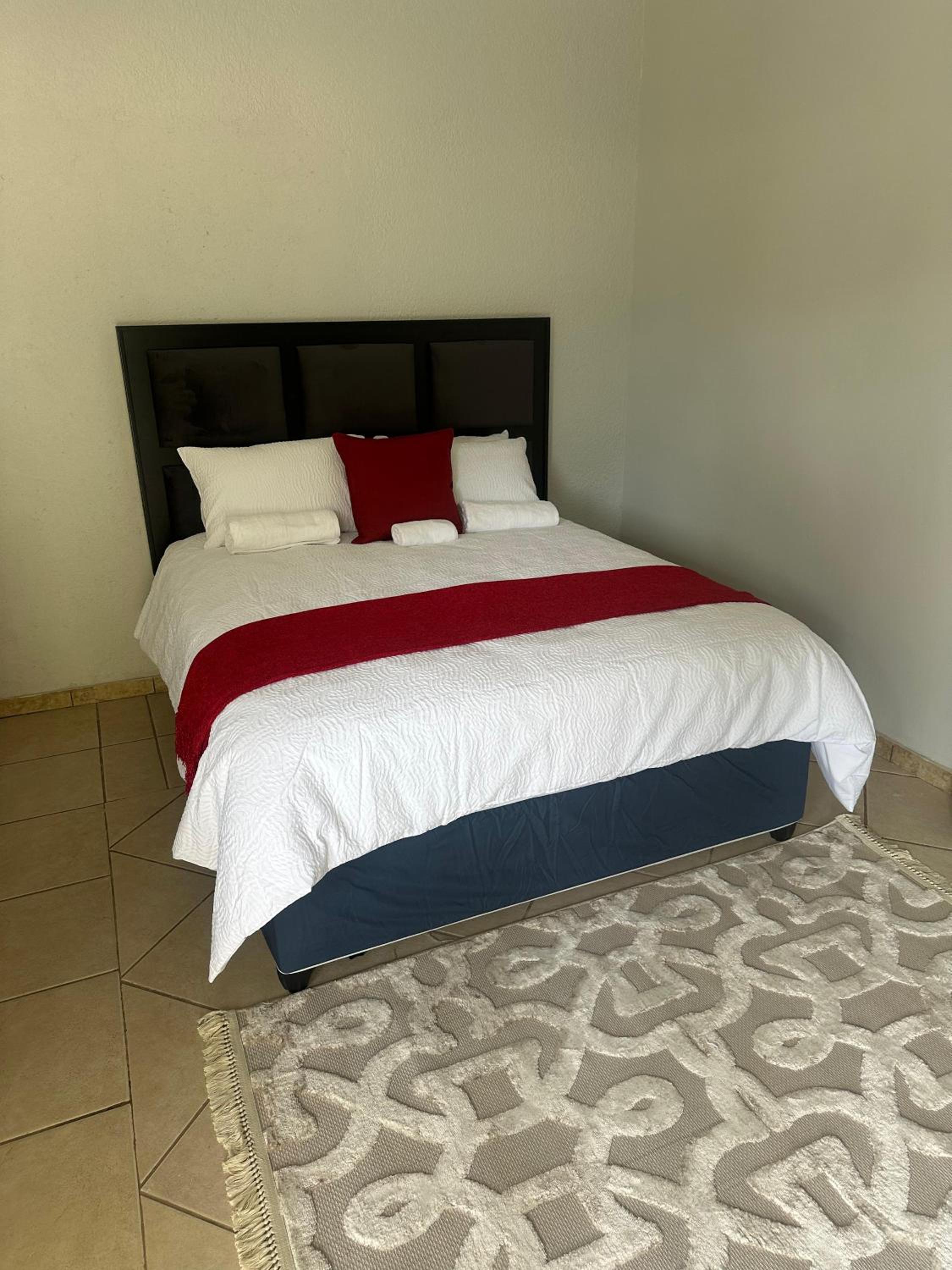 Safaya Inn