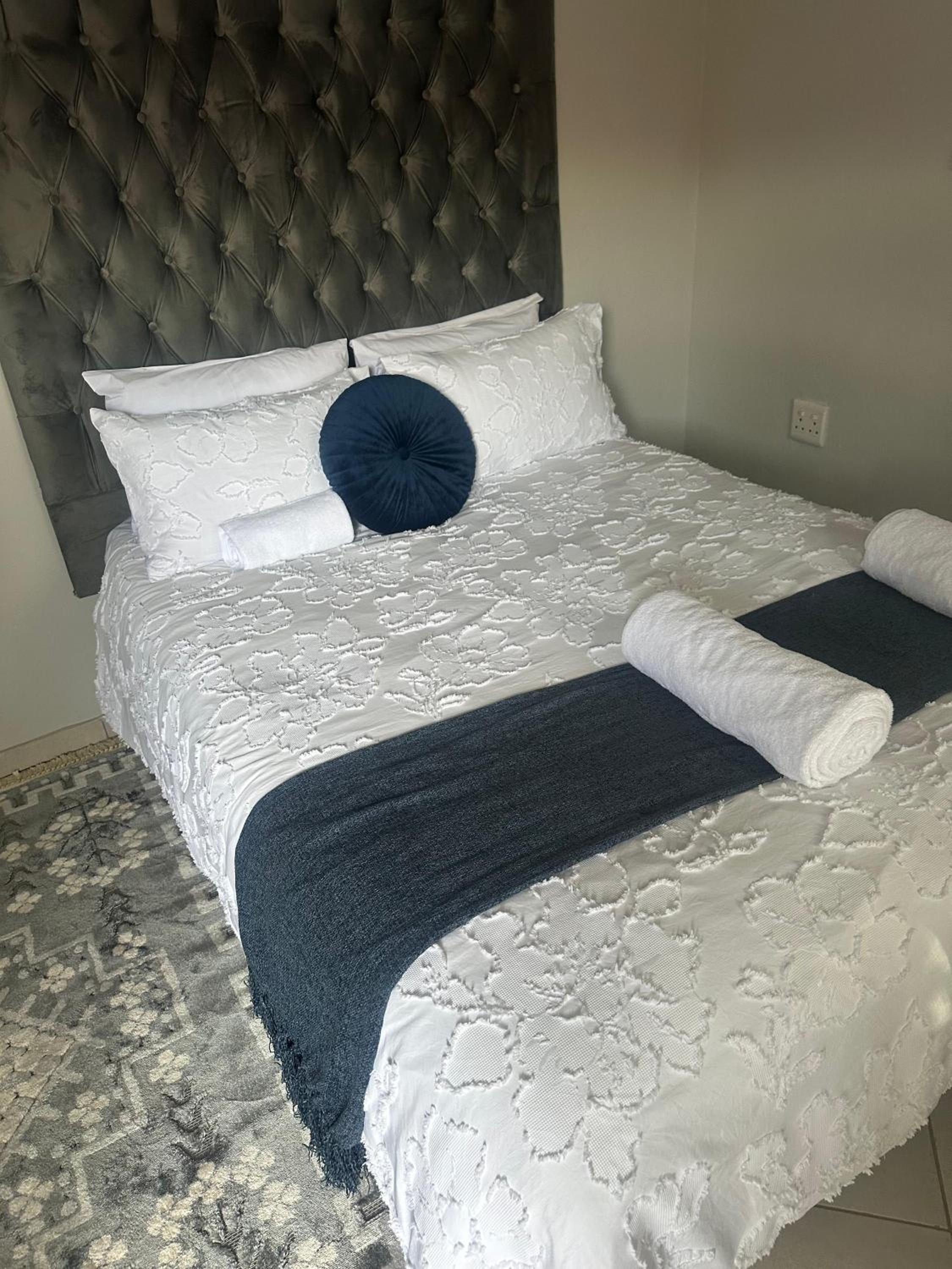 Safaya Inn