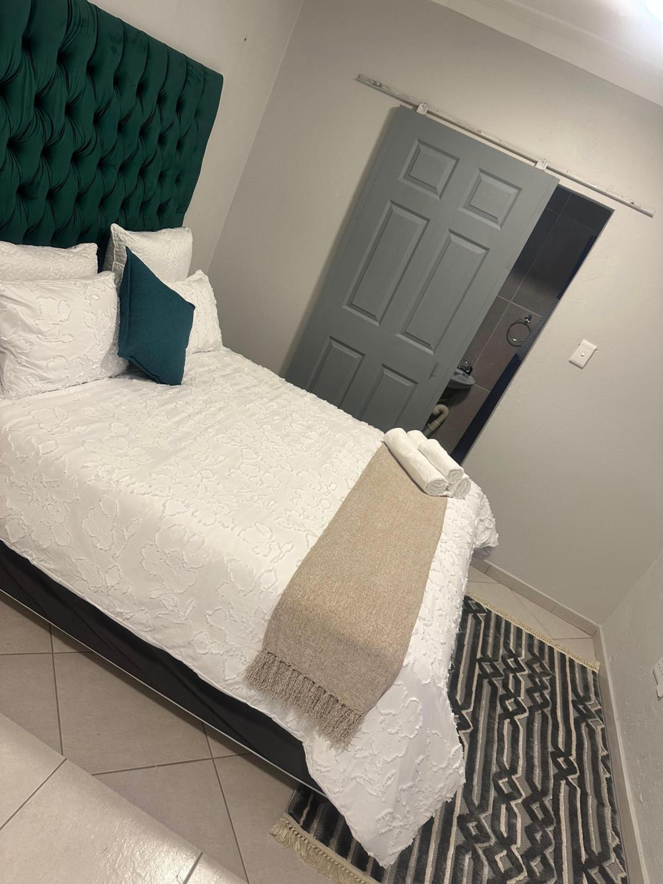 Safaya Inn