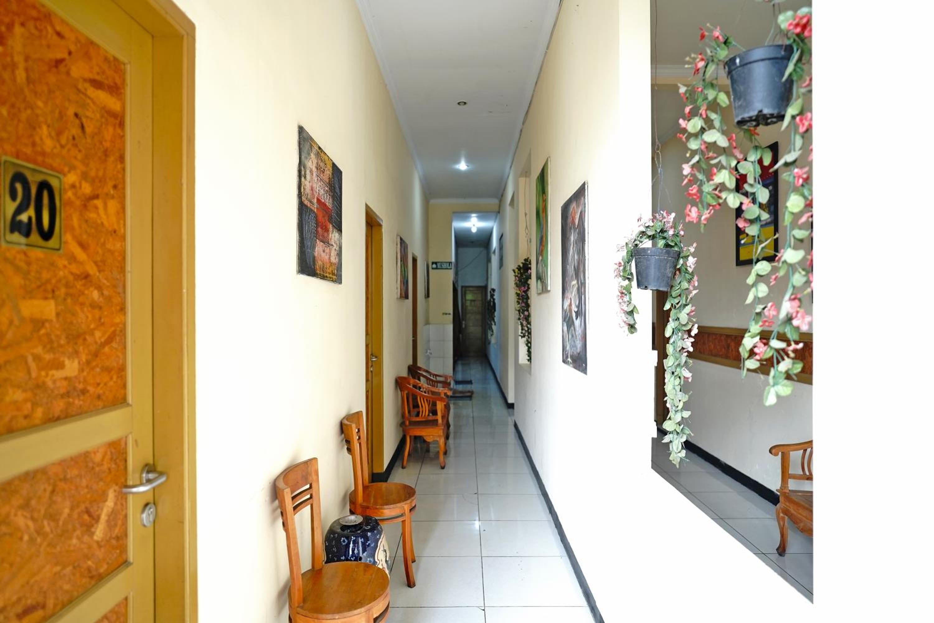Saung Balibu Hotel