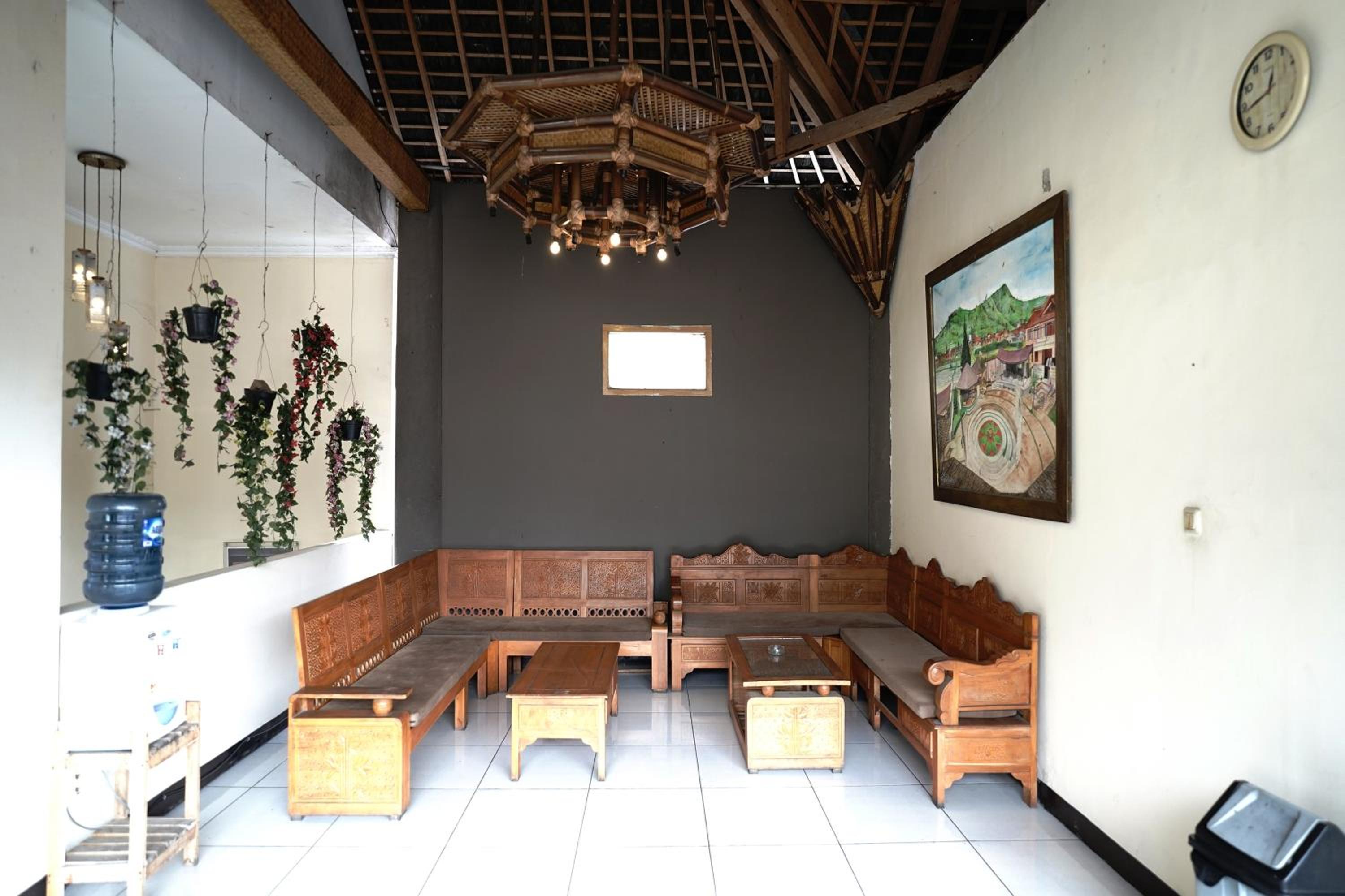 Saung Balibu Hotel