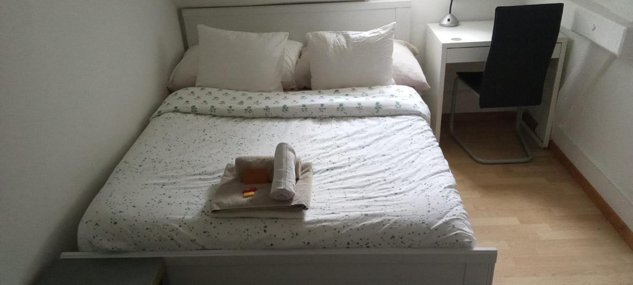 kleines ruhiges Dachzimmer