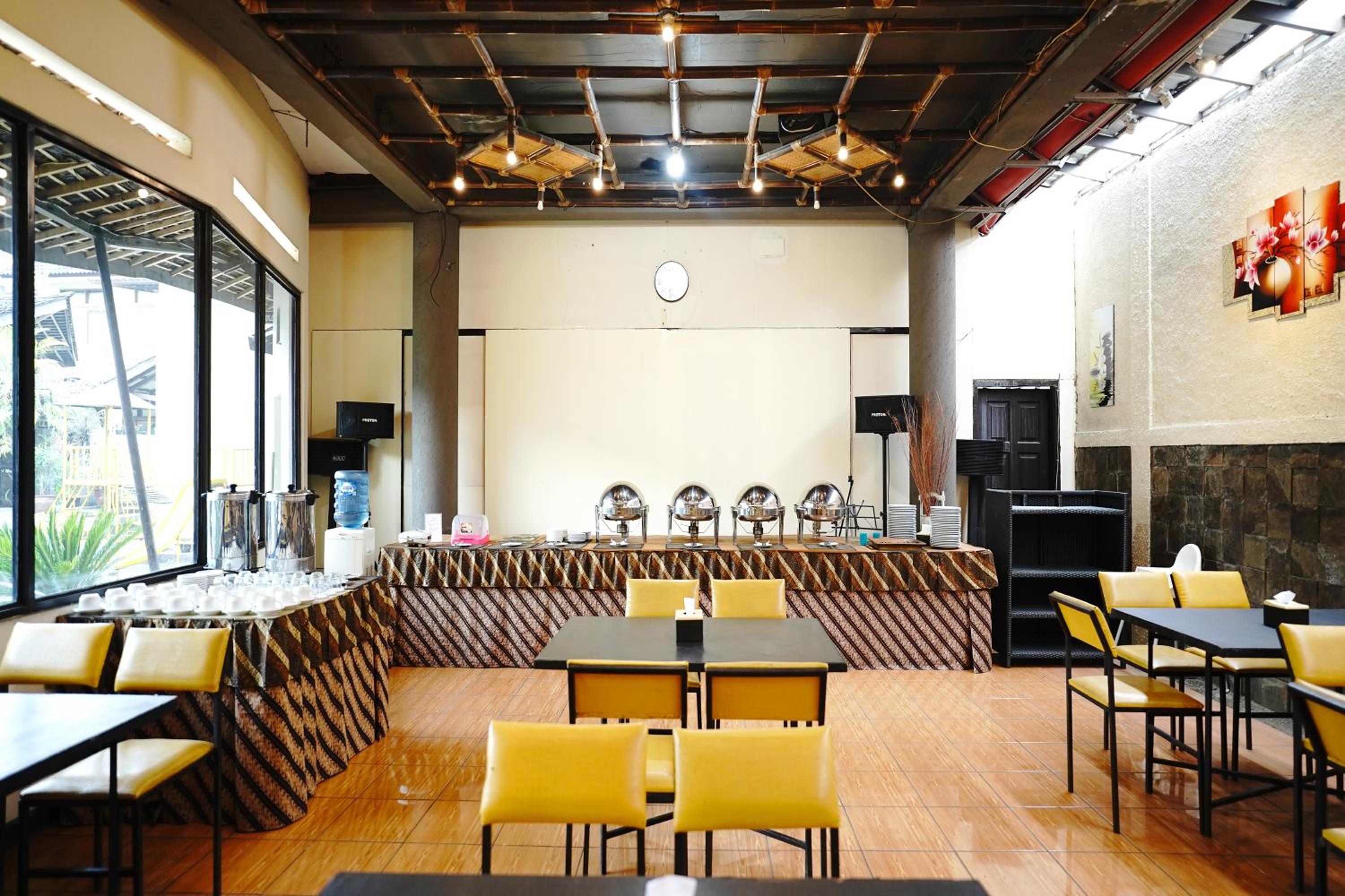 Saung Balibu Hotel, Lembang - 17