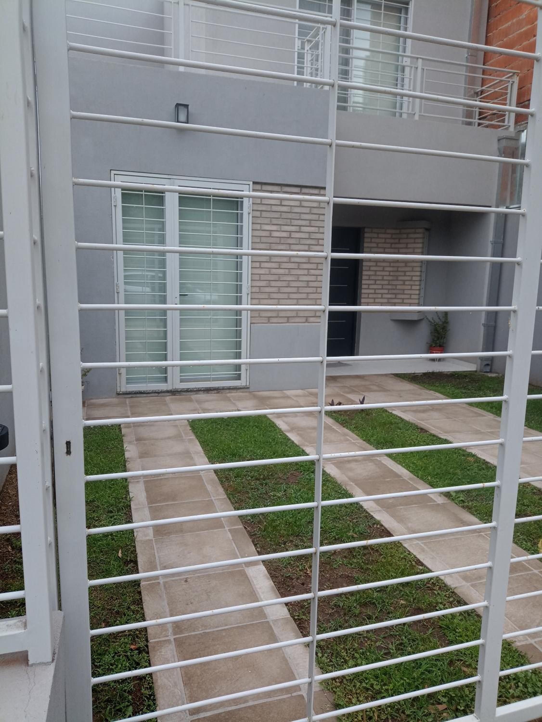 Duplex Victoria
