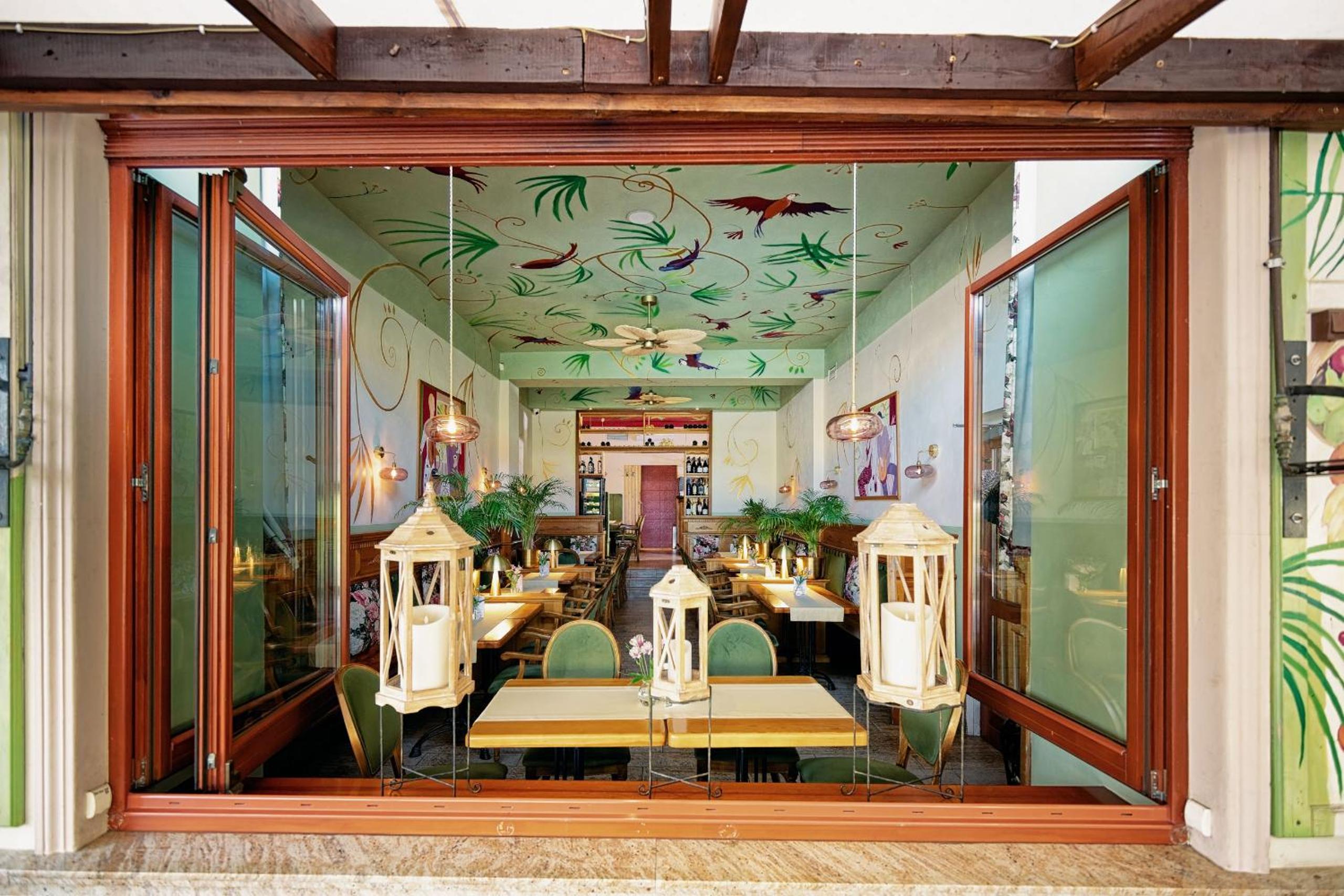dining