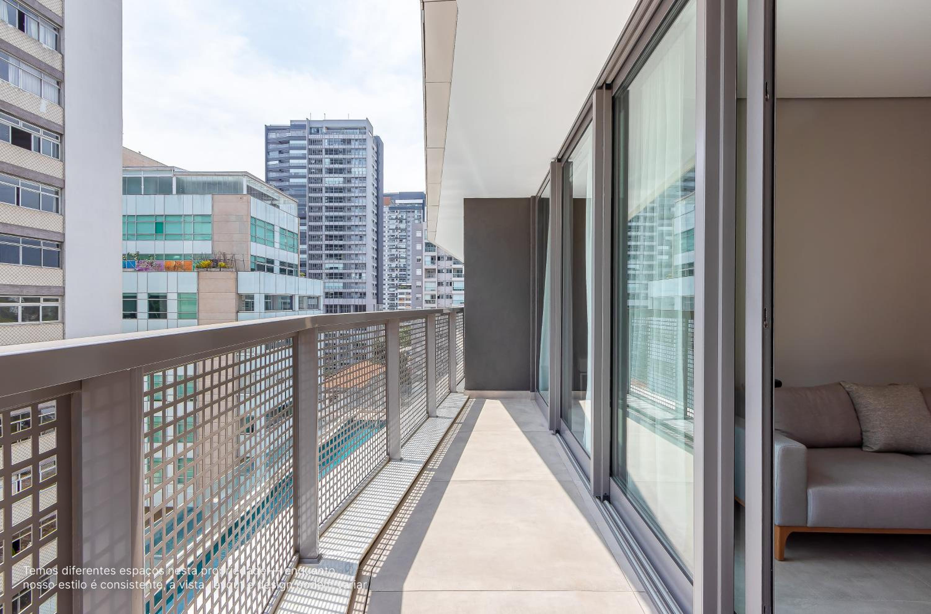 Predio com rooftop e cafe da manha ao lado da Faria Lima - JFL