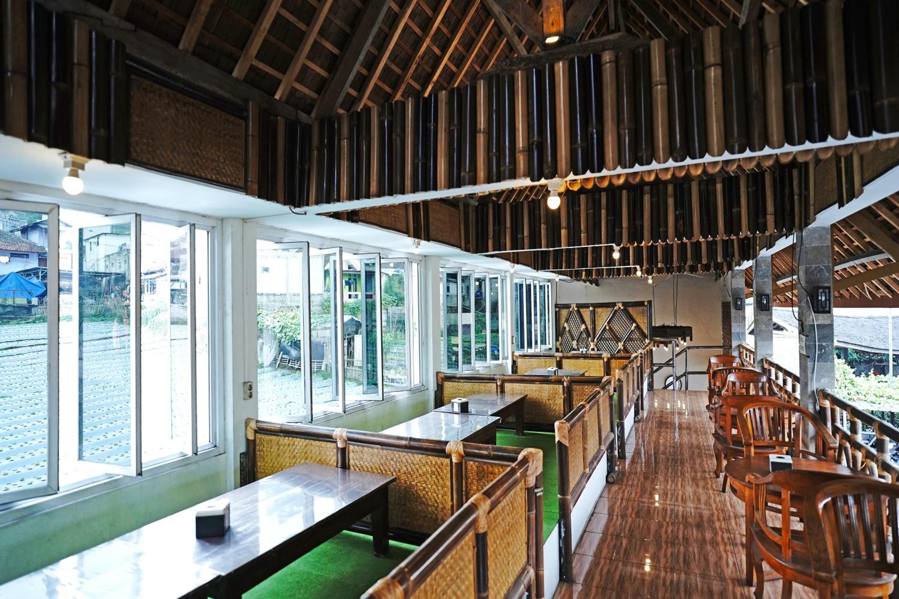 Saung Balibu Hotel