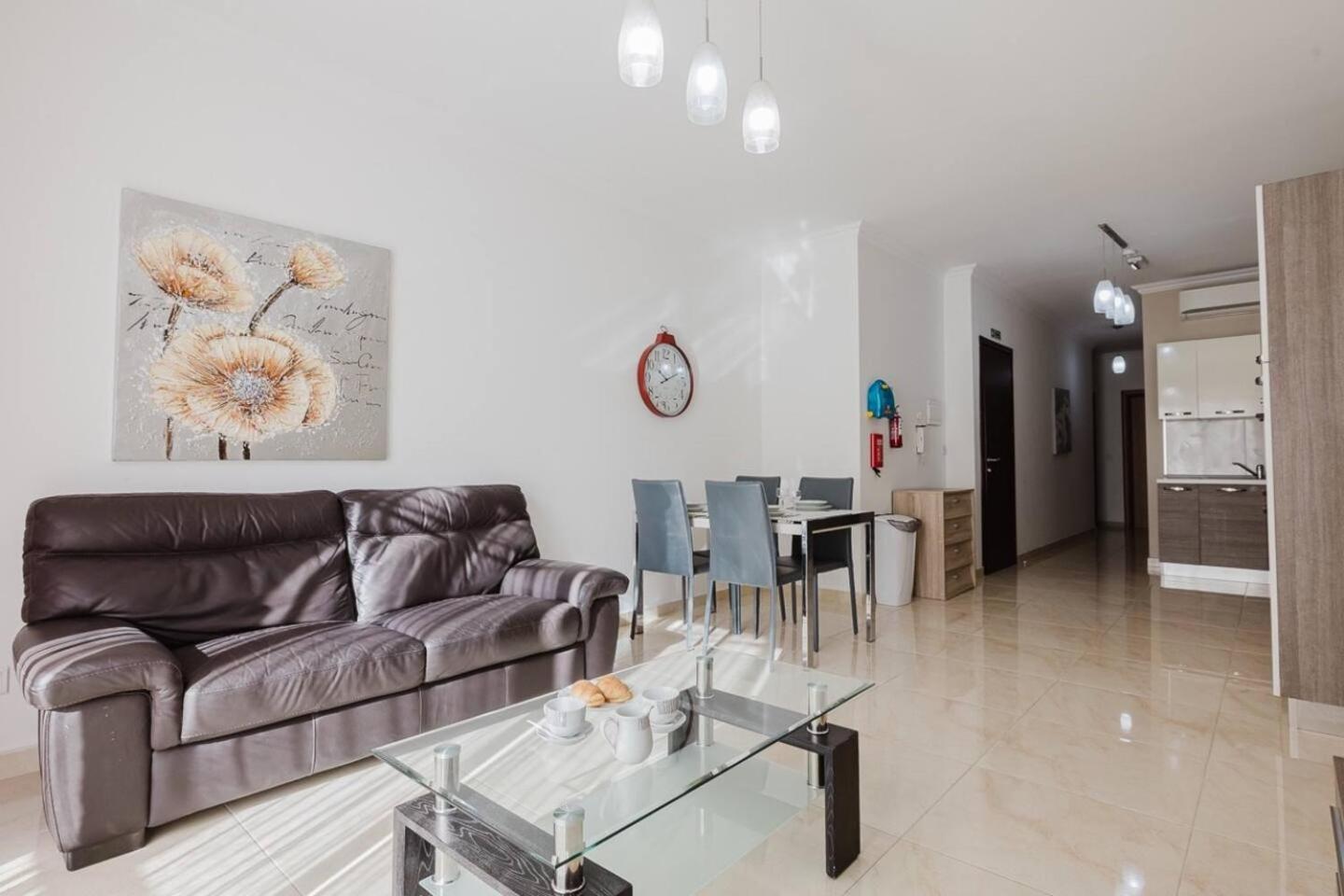 Cosy apartment 2BED in Paceville by Homely photo 3