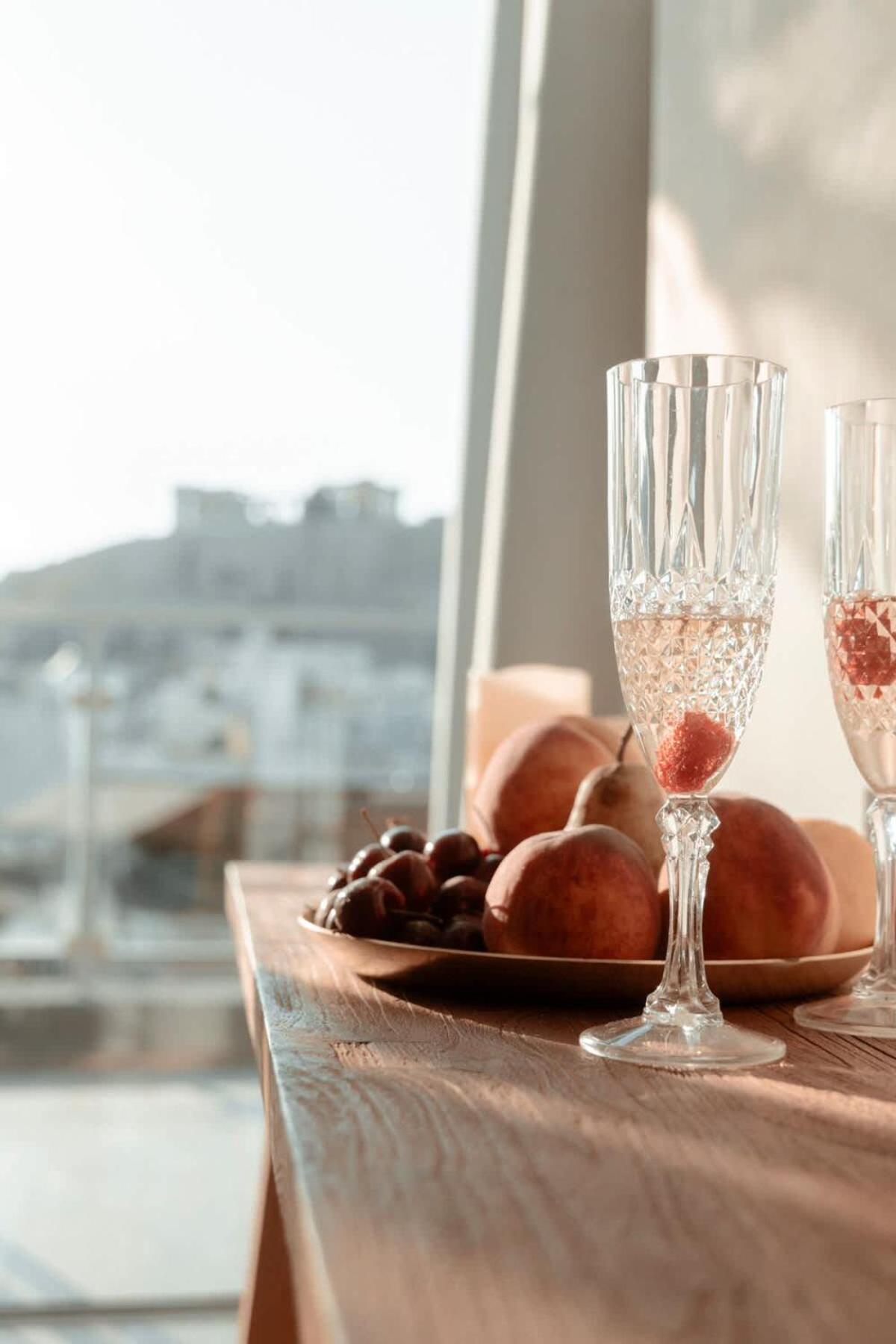 Sunlit Suite with Jacuzzi & Acropolis View