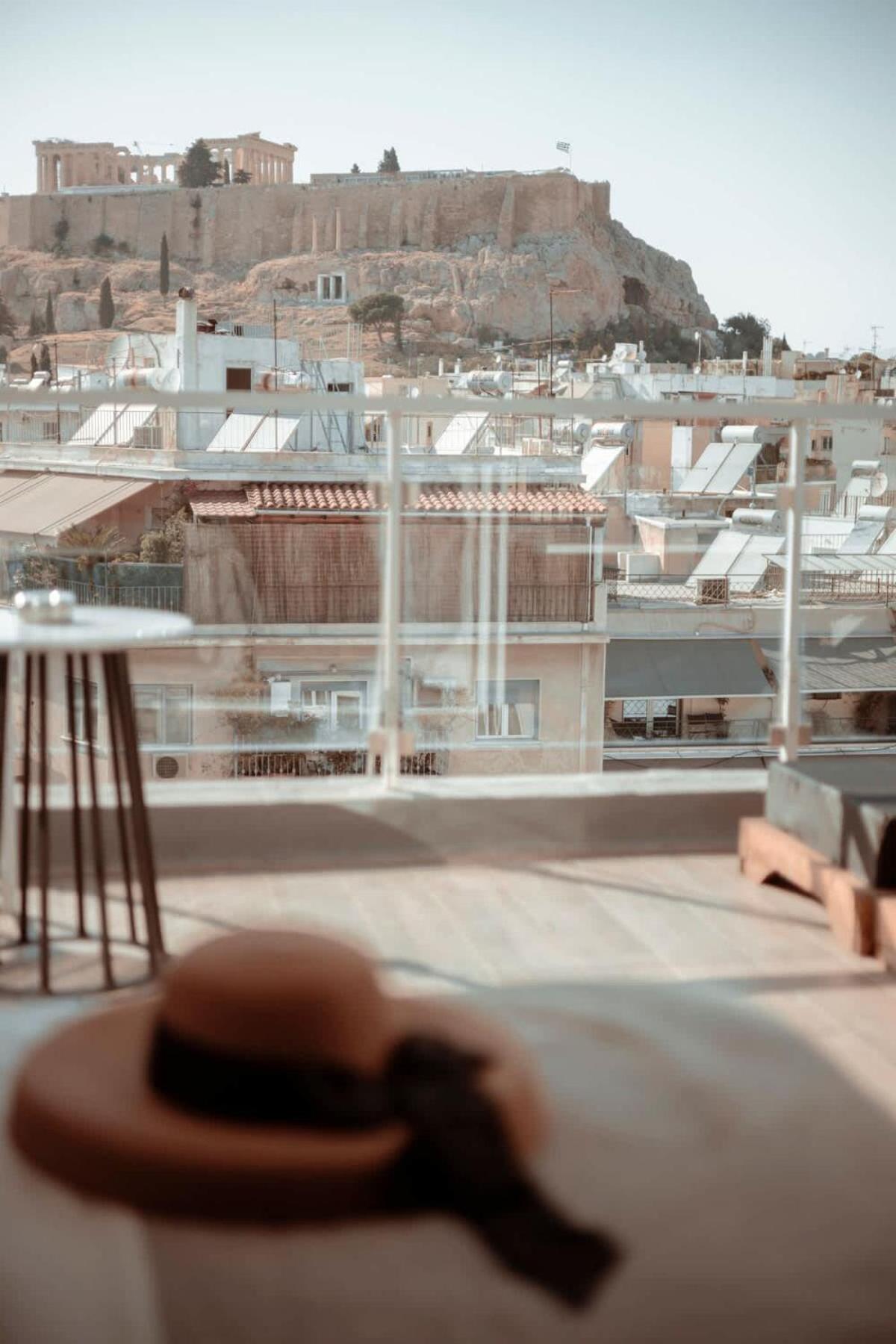 Sunlit Suite with Jacuzzi & Acropolis View