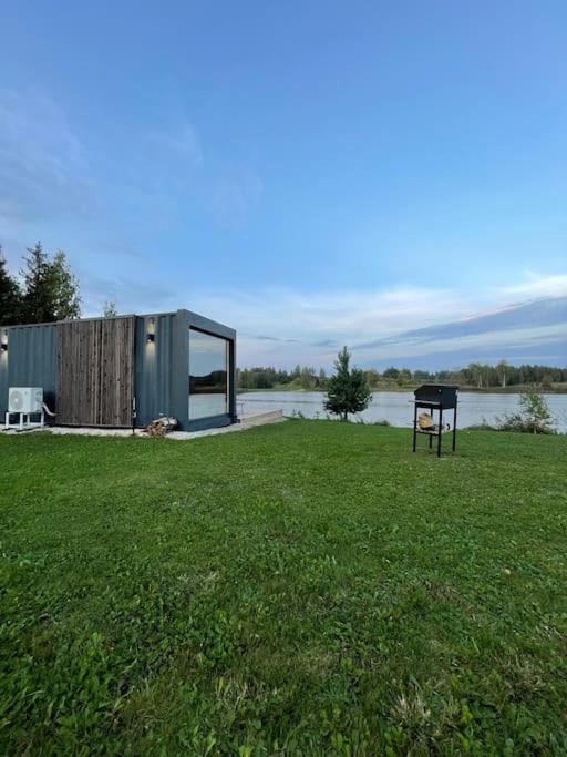 REZi Cabin