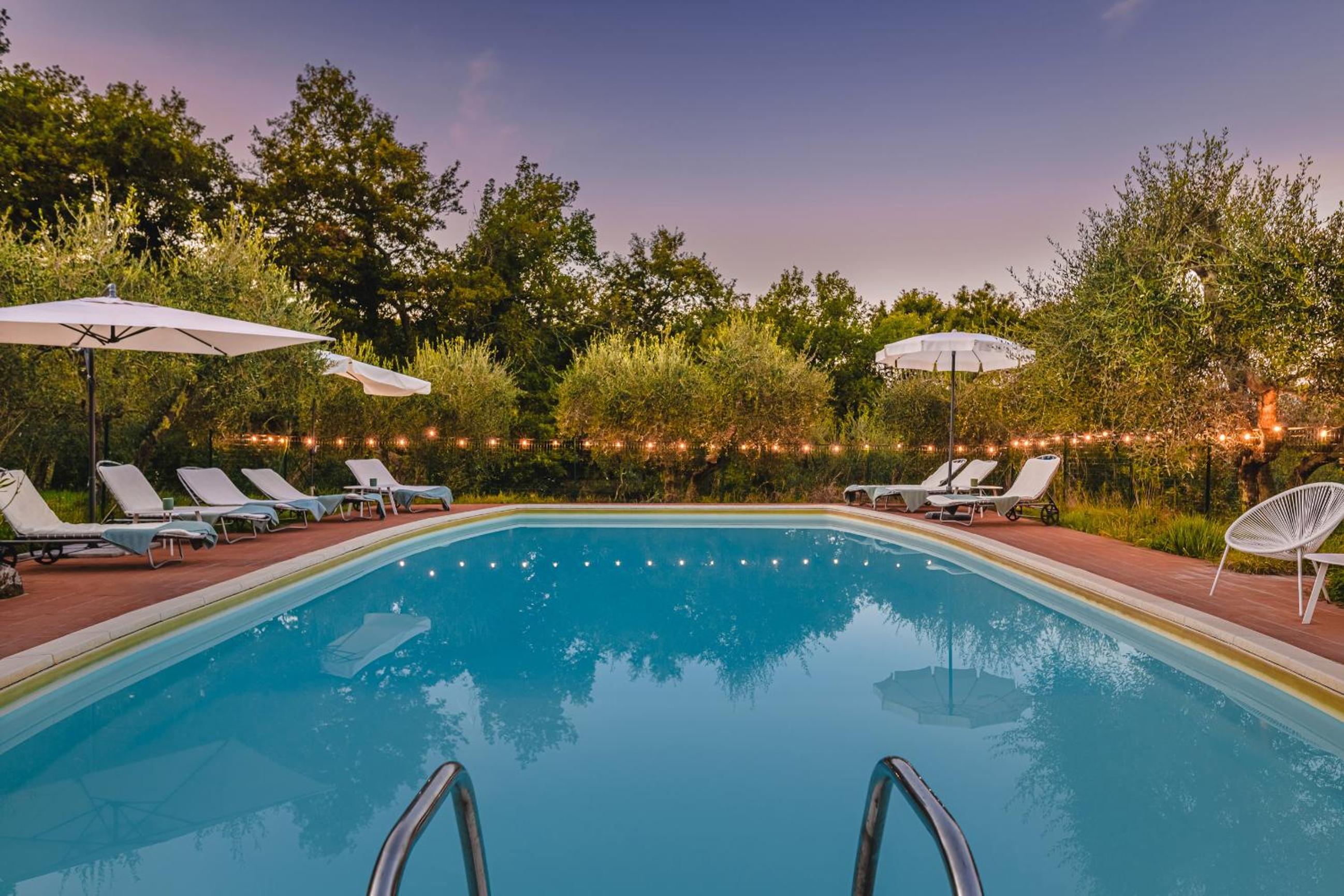 Podere Mencoini, stylish villa with private pool and olive garden