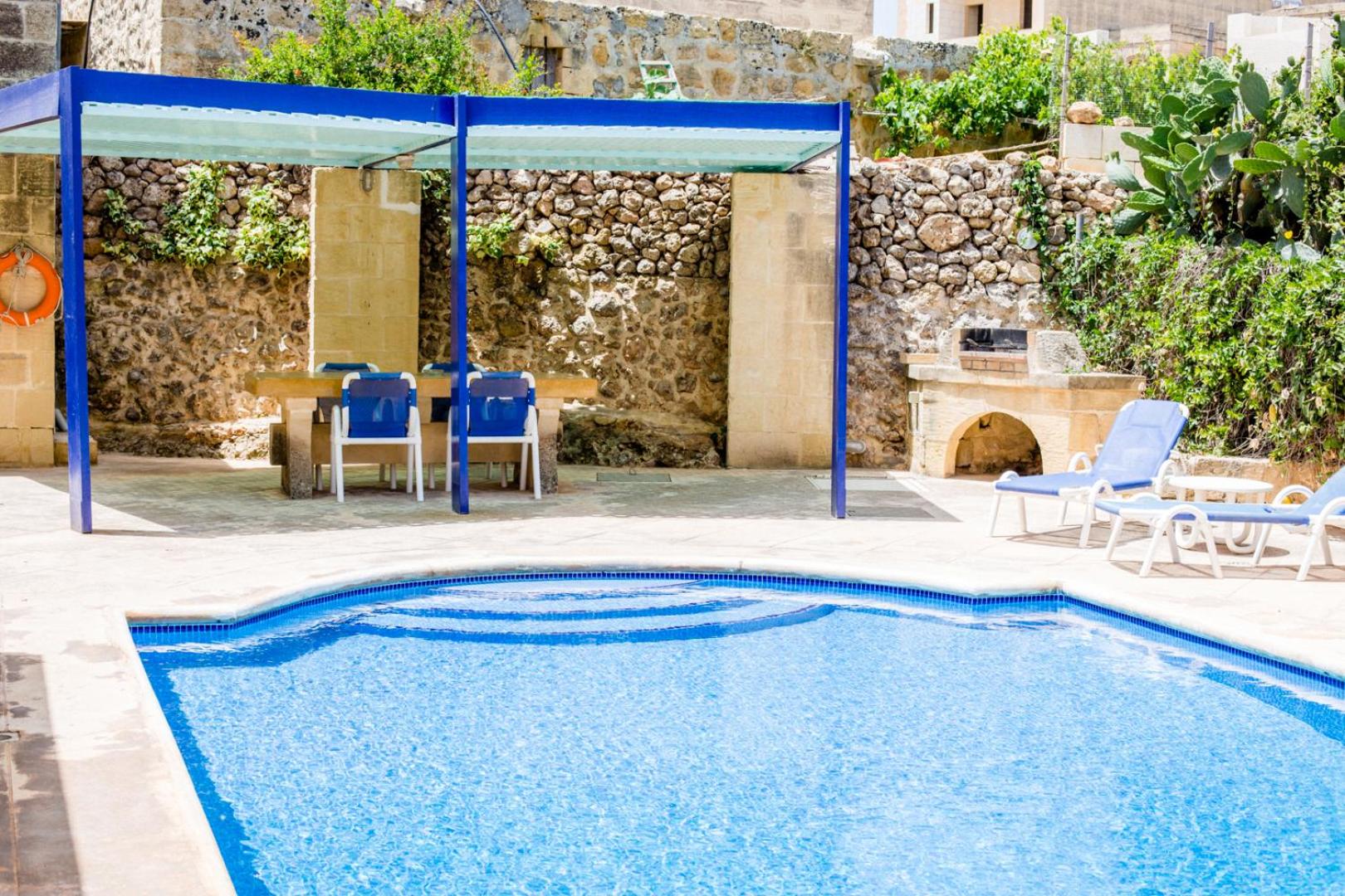 Nuffara - a charming traditional Farmhouse with a large pool