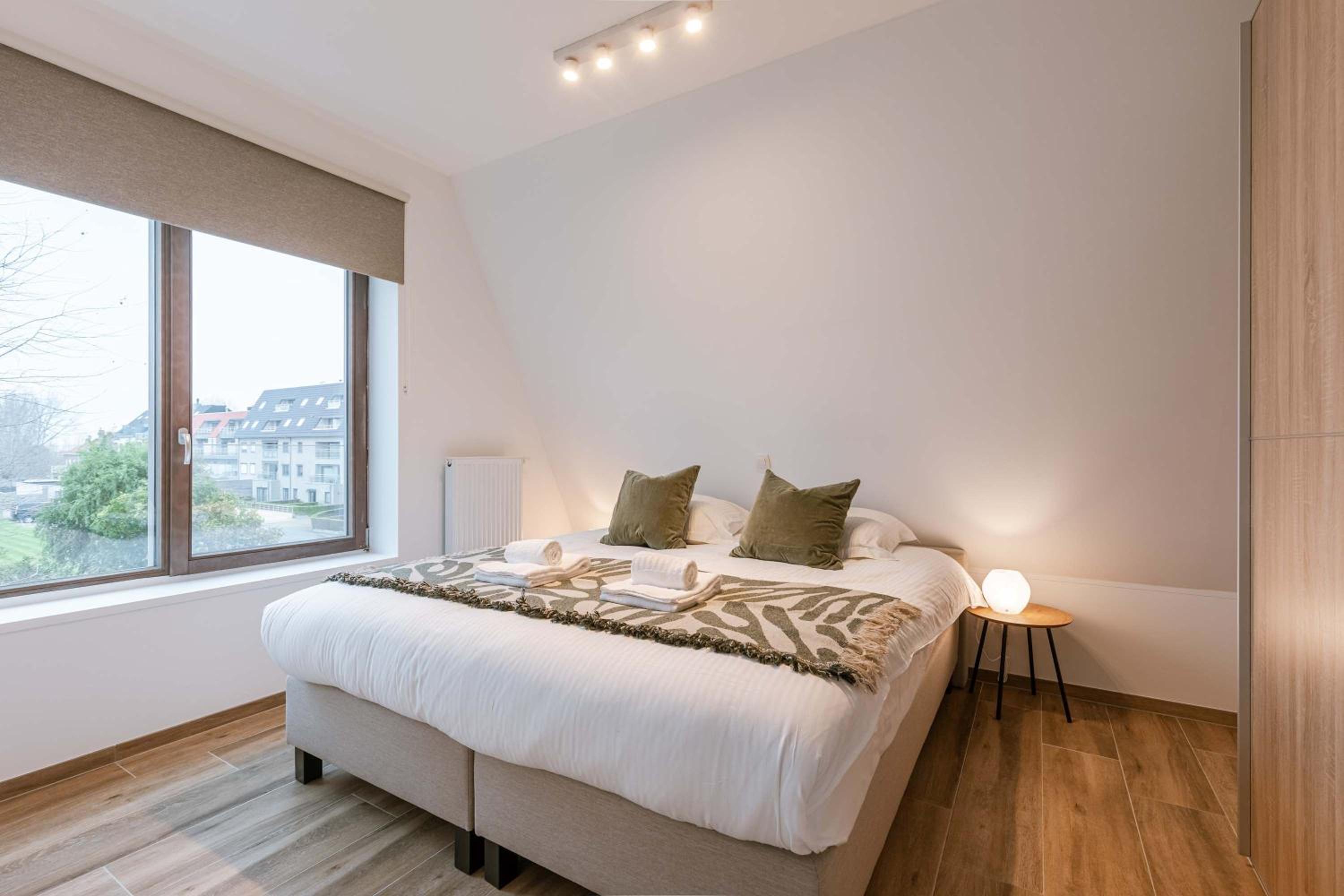 Cozy beach apartment in Middelkerke for 5 guests bright living space with terrace