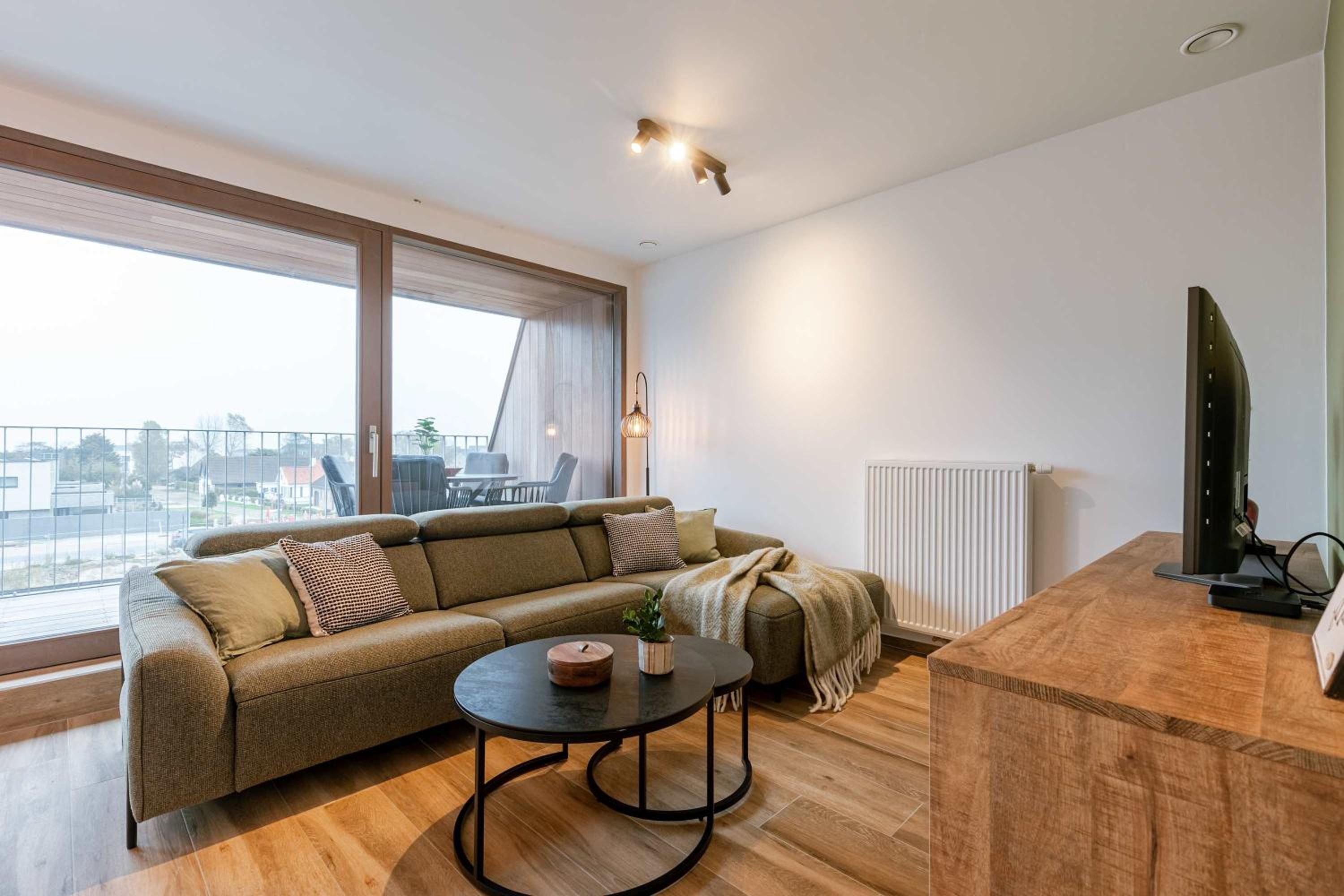 Cozy beach apartment in Middelkerke for 5 guests bright living space with terrace