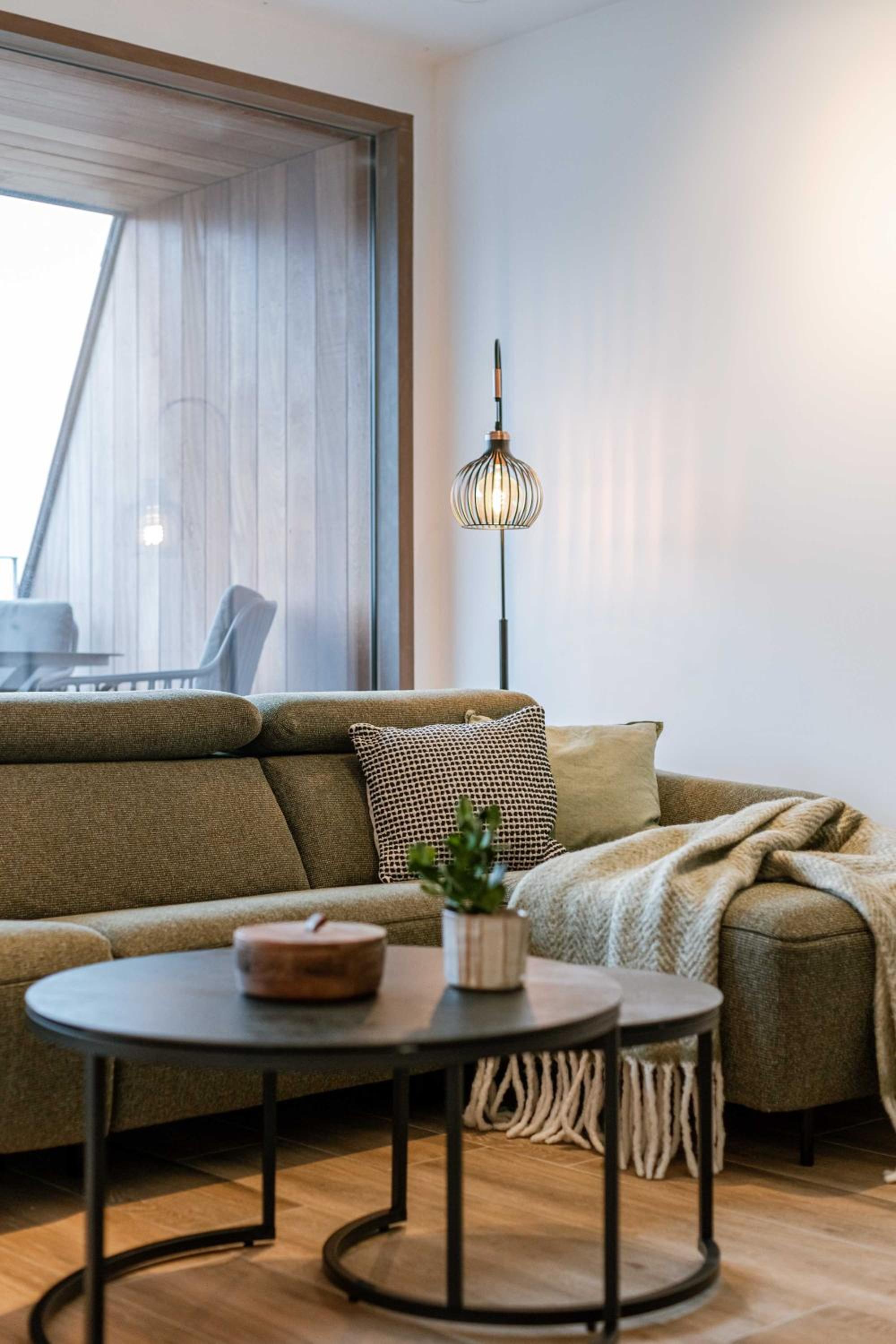 Cozy beach apartment in Middelkerke for 5 guests bright living space with terrace