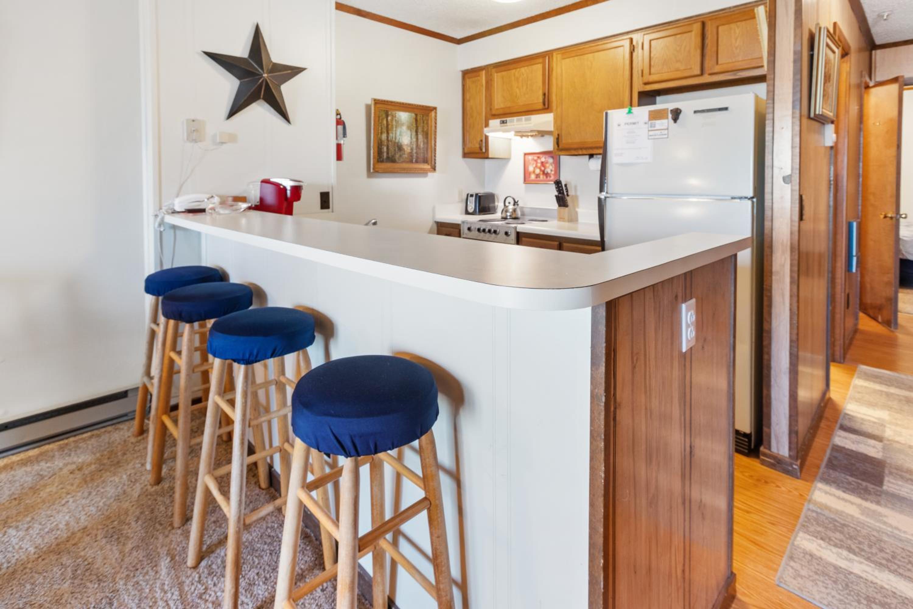 SC215B 1BR 1BA Sleeps 6 WiFi Parking Next To Soaring Eagle And 10 Prime view 5