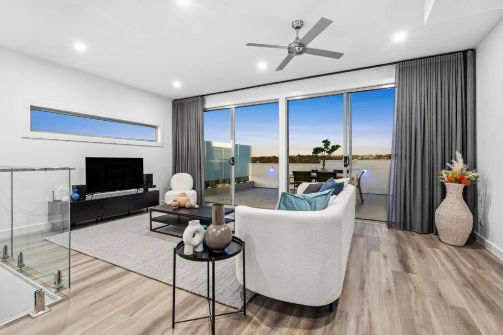 Luxe Coastal Getaway