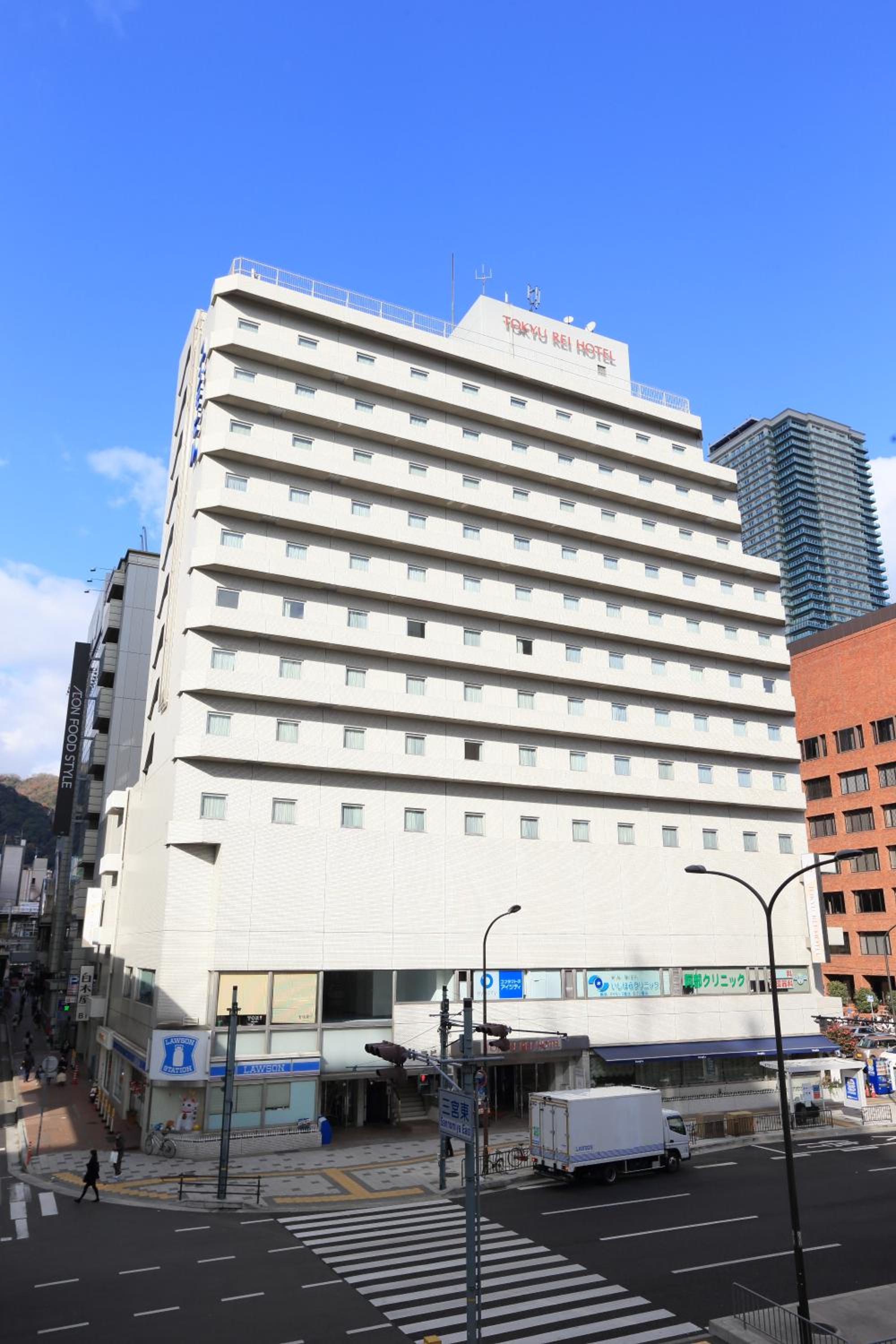 Hotel Kobe Sannomiya Tokyu REI Hotel - Image 1