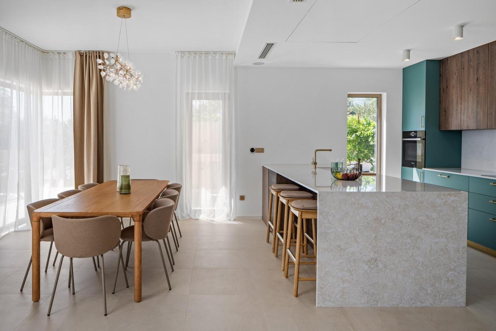 Villa Veluri with 4 bedrooms and heated pool view 4