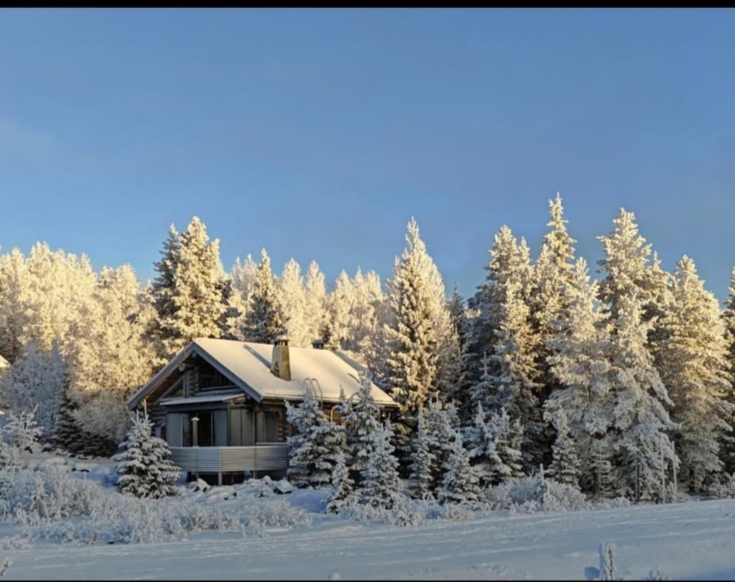Upea kelomökki latujen&rinteiden äärellä
