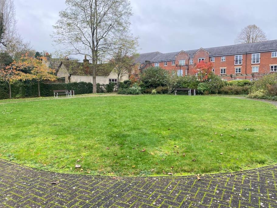 Relax 1 bed in central Oxford view 5