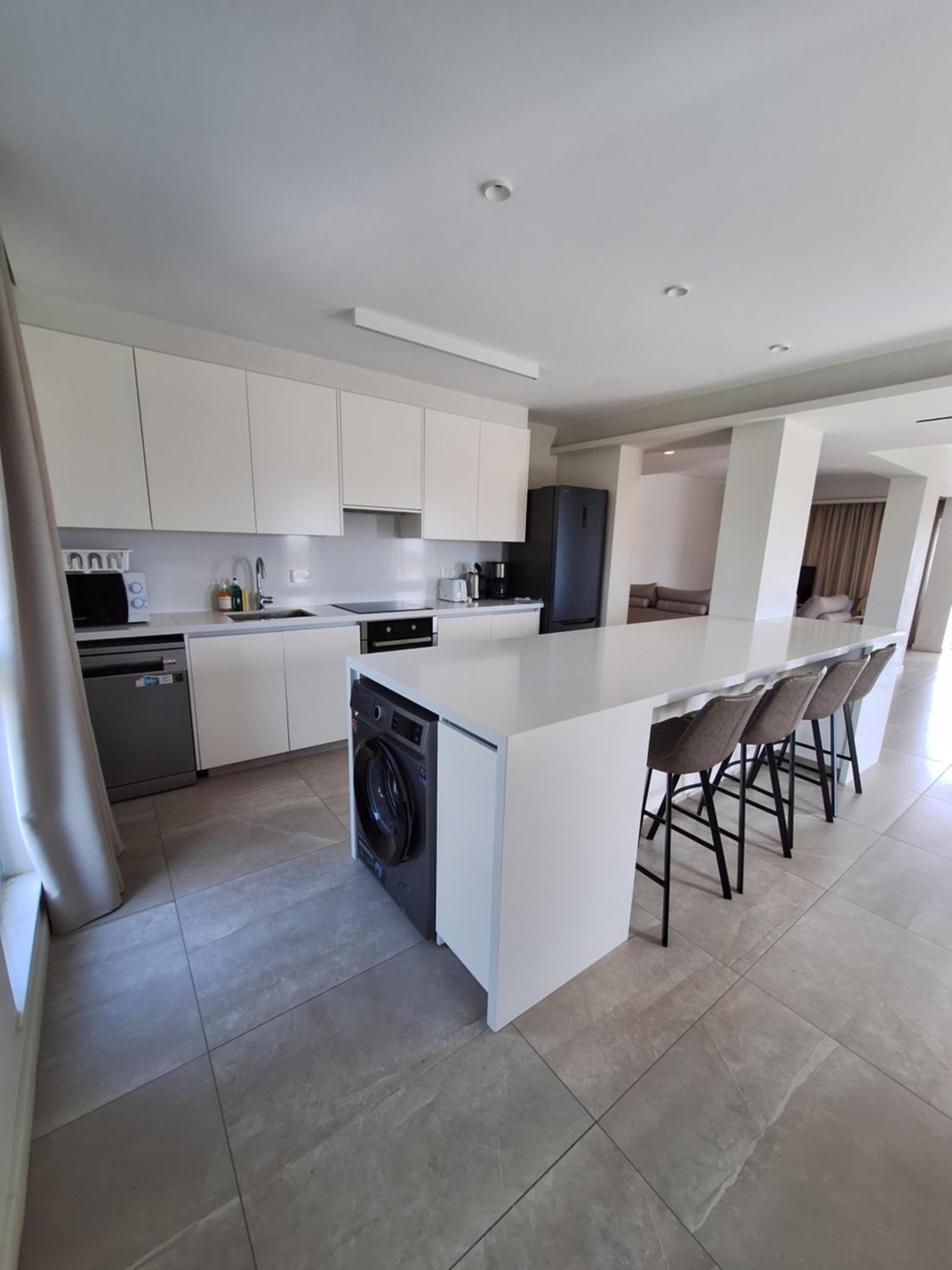 Emerald Suites