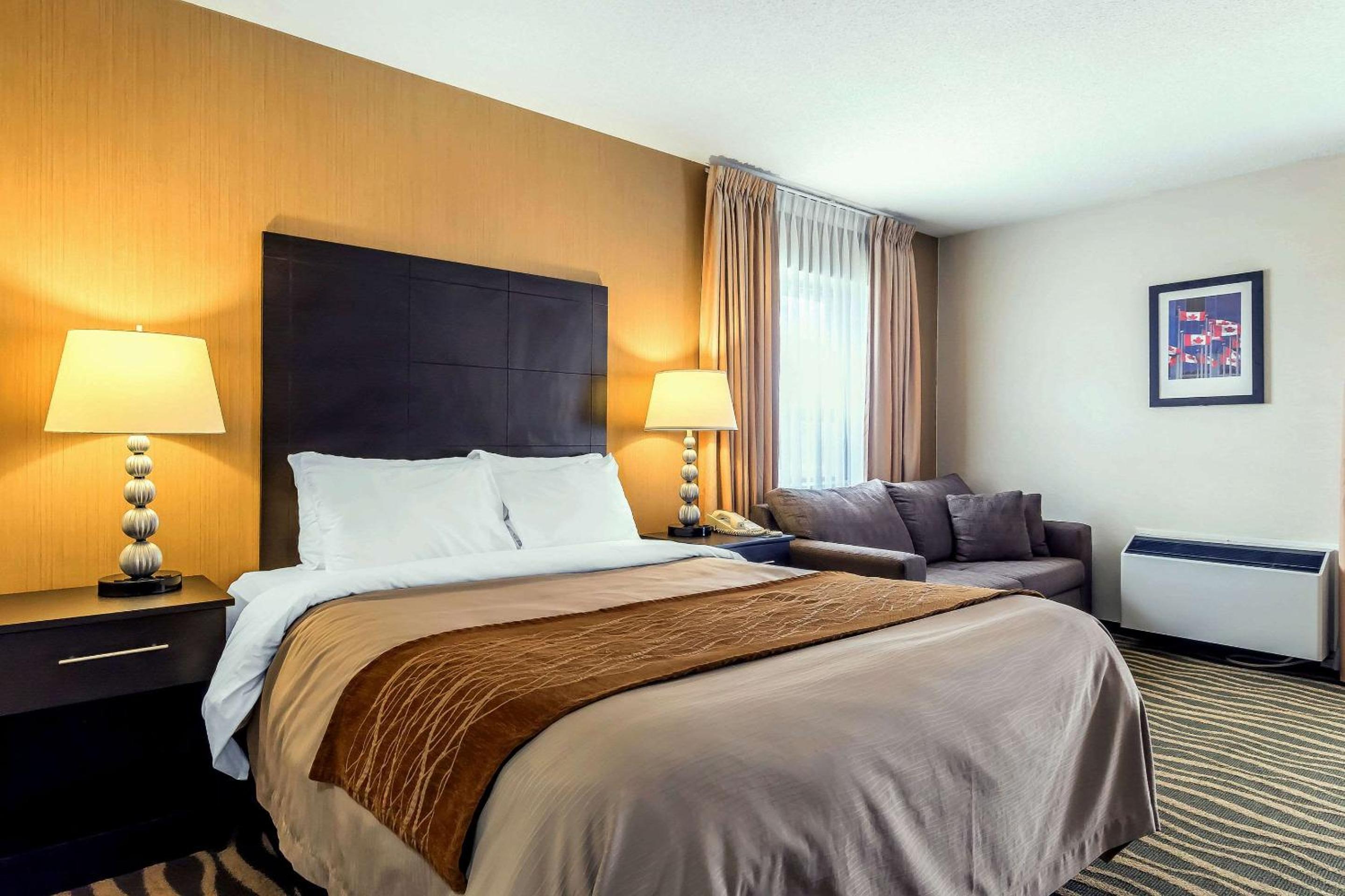 Barrie Vacations - Quality Inn - Property Image 1