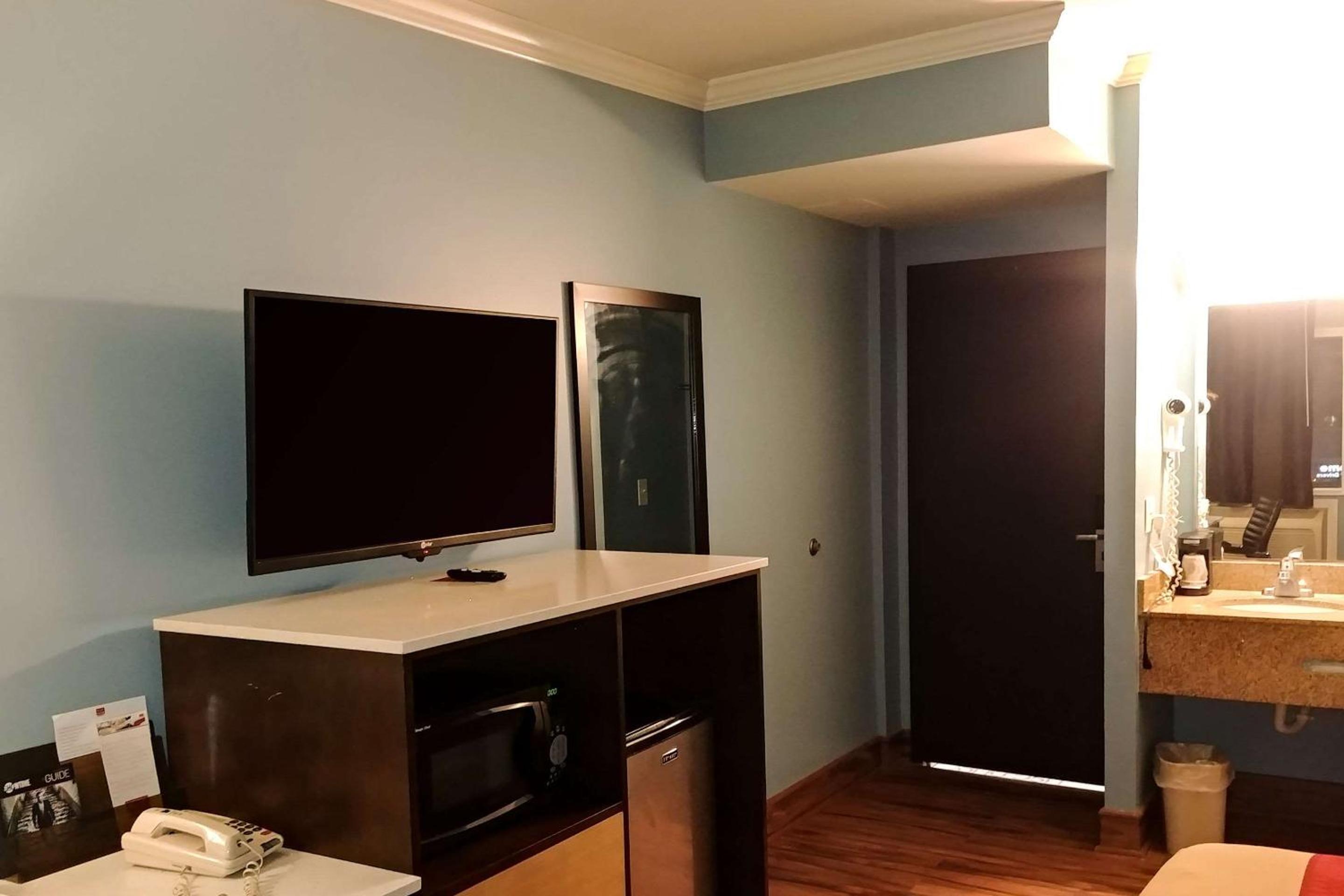 Econo Lodge Milldale - Southington - Property Image 33