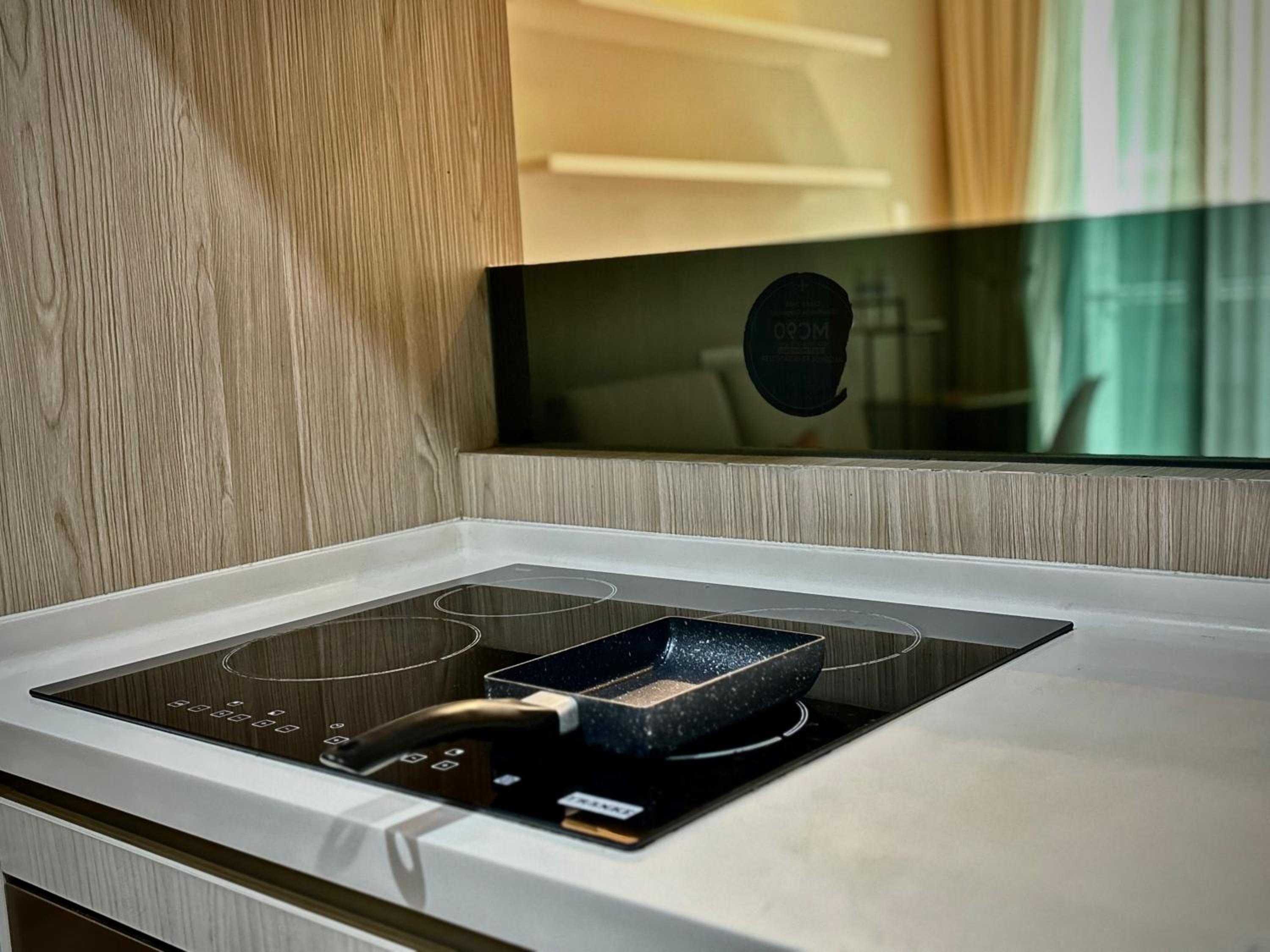Riverson SOHO Pool View - The Weeknd Residences photo 5