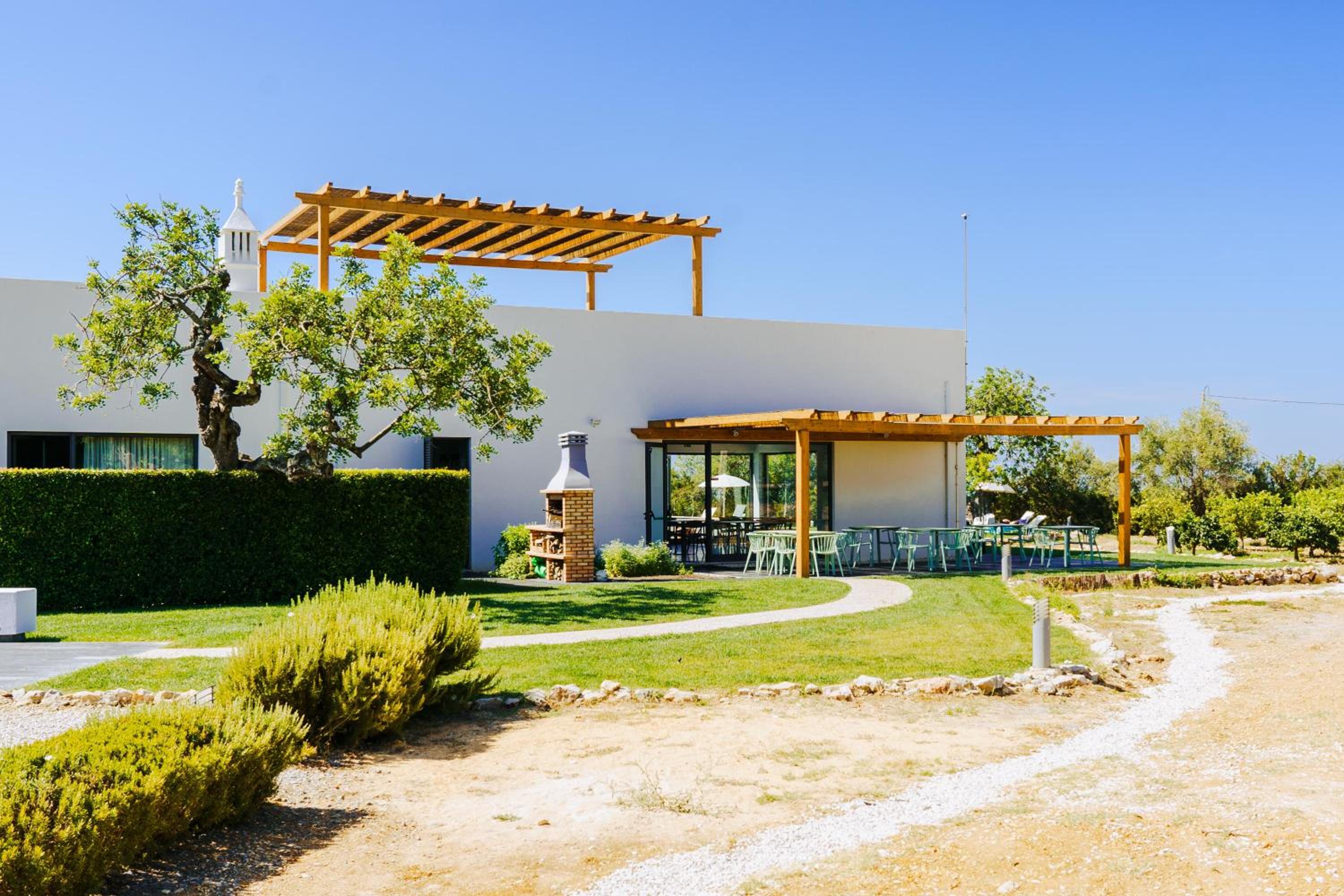 Mercedes Country House