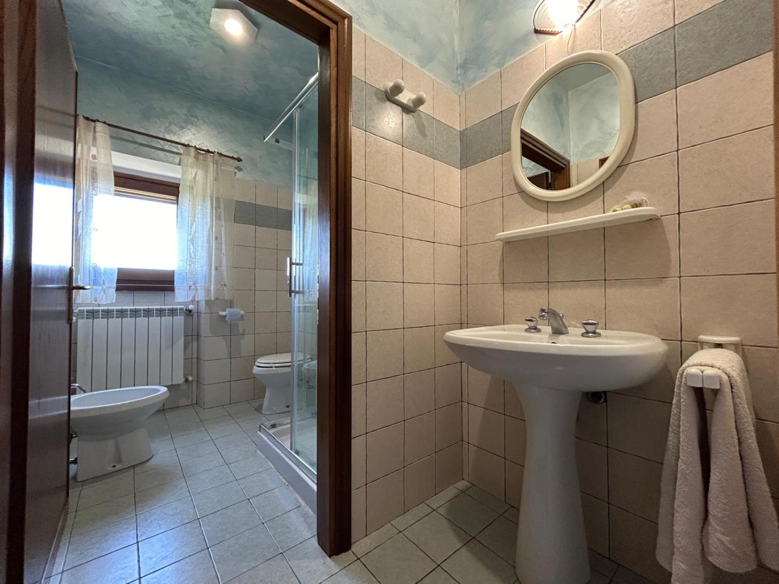 Il Castellare con alpaca photo 2