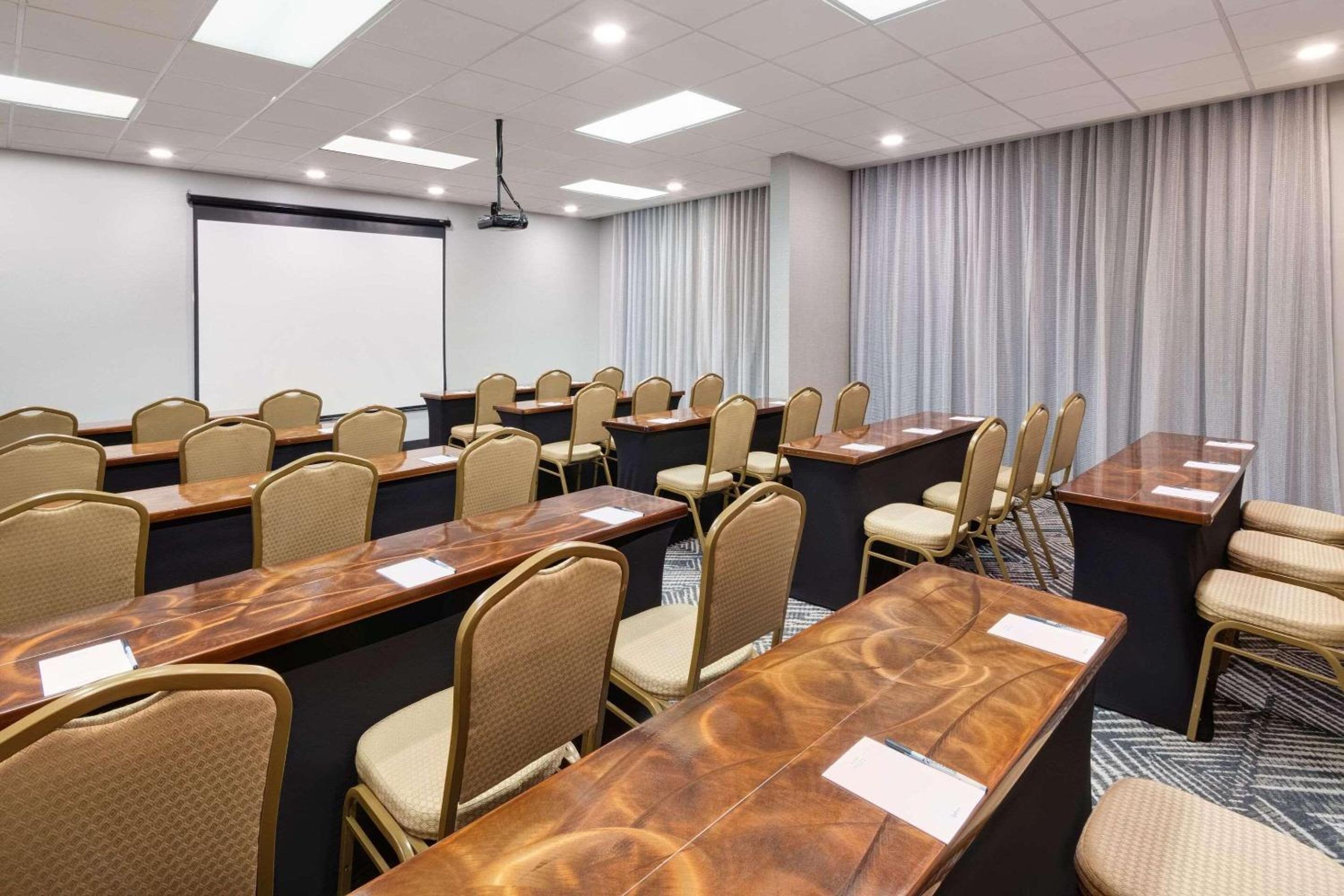Radisson Hotel Nashville Airport - Property Image 29