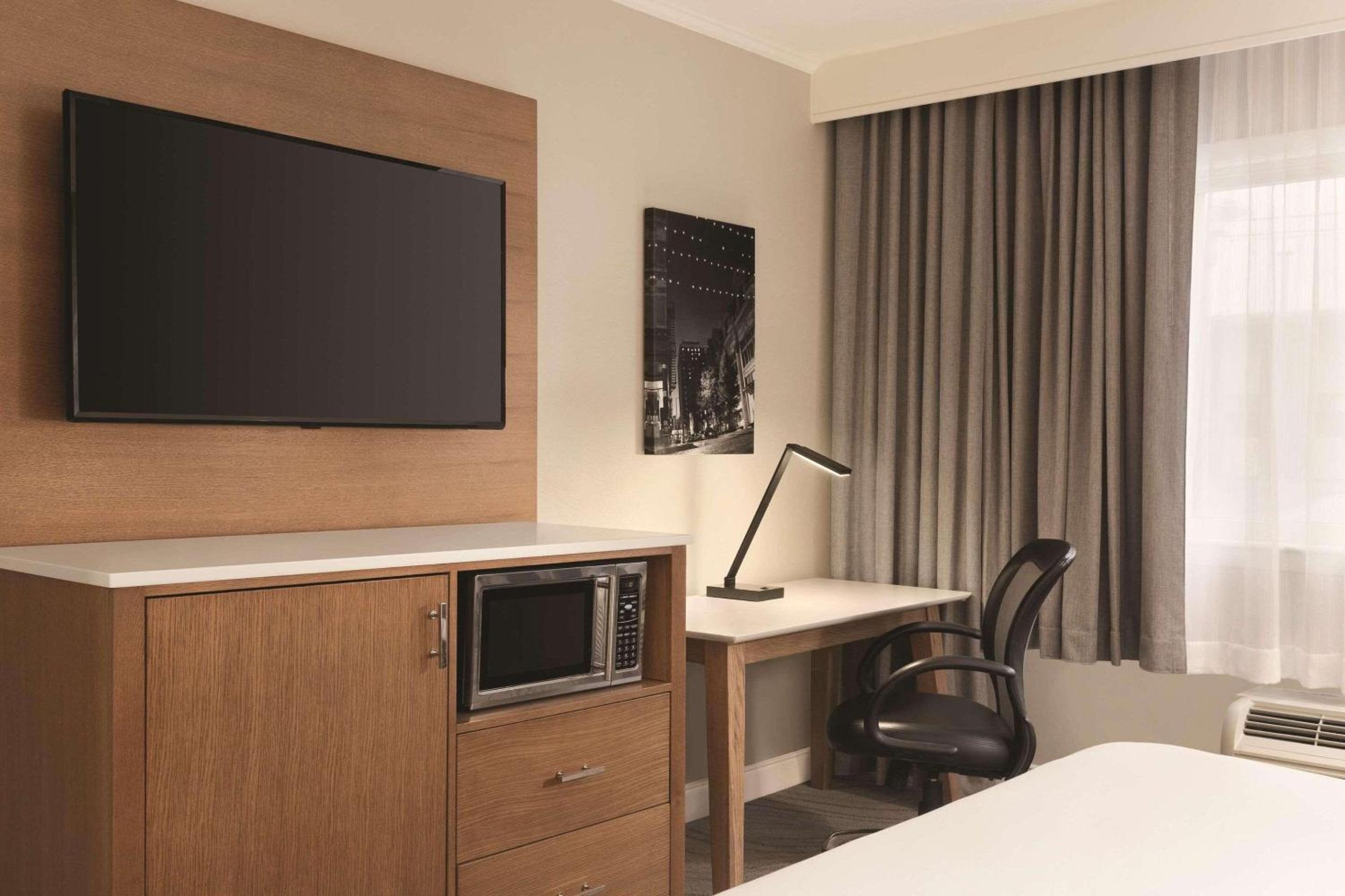 Radisson Hotel Providence Airport - Property Image 27
