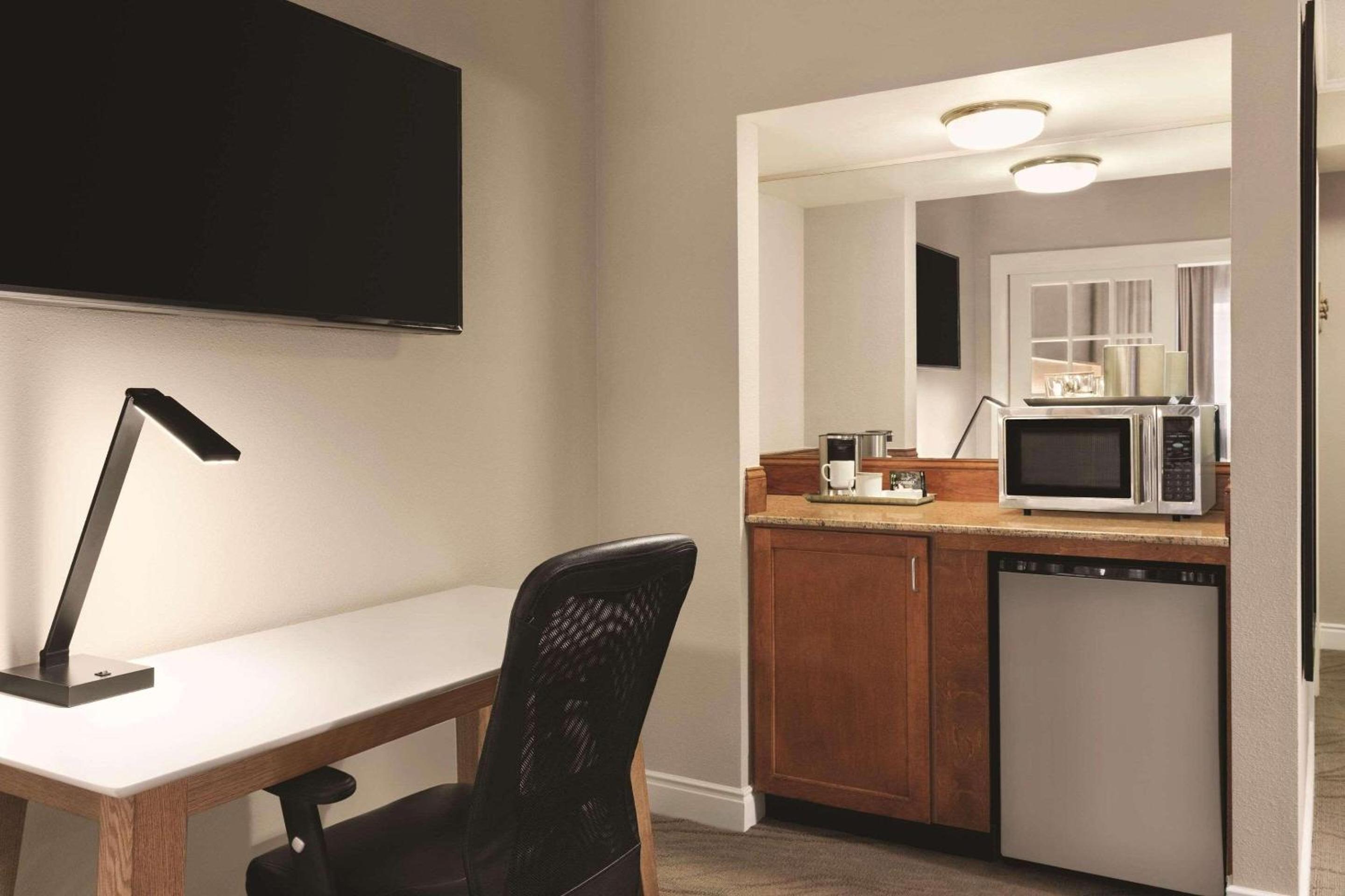 Radisson Hotel Providence Airport - Property Image 20