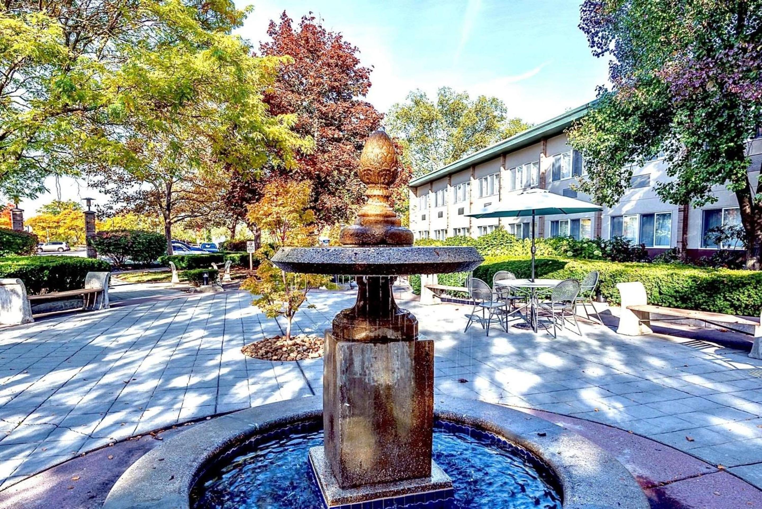 Radisson Hotel Providence Airport - Property Image 19