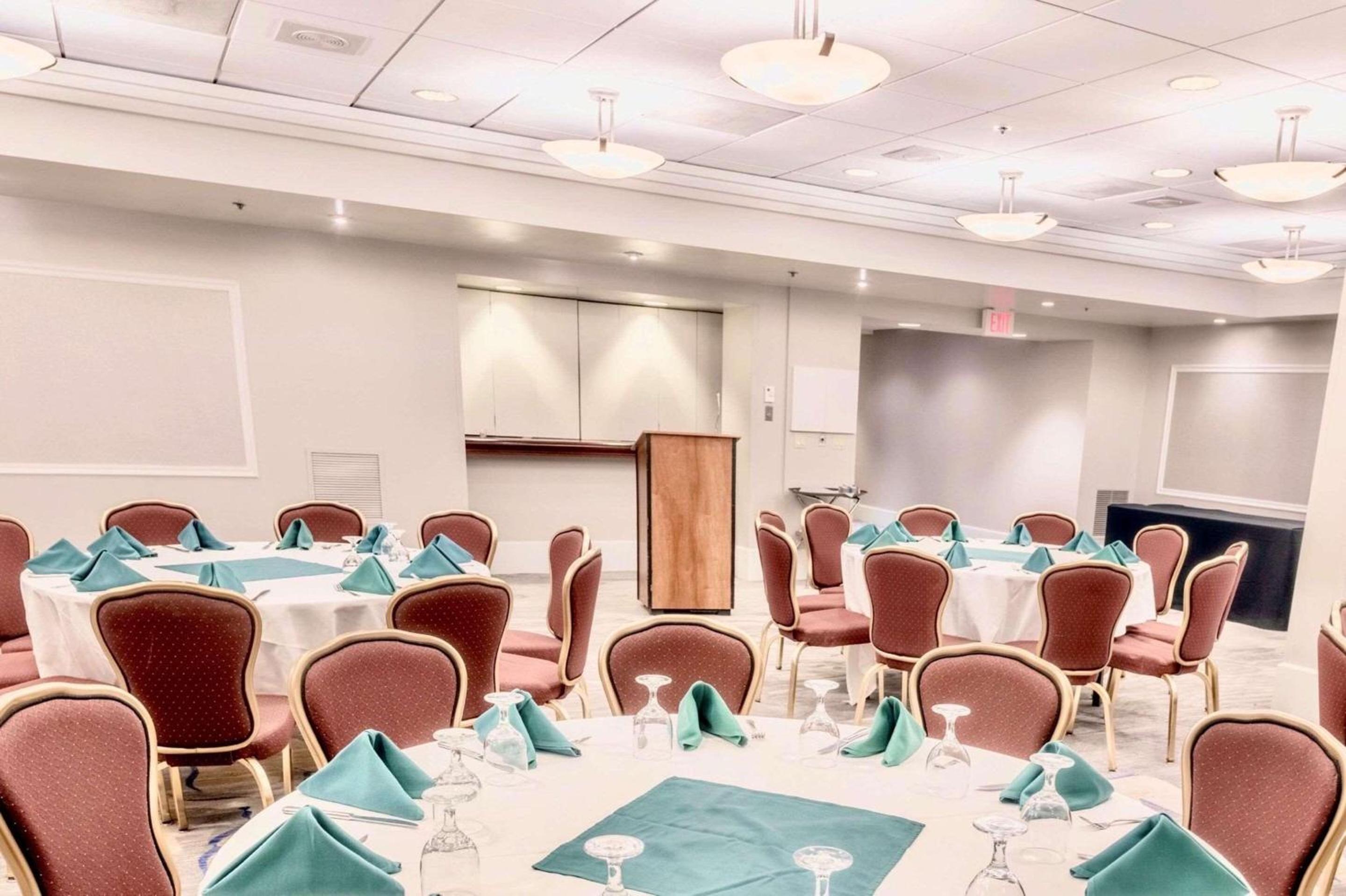 Radisson Hotel Providence Airport - Property Image 1