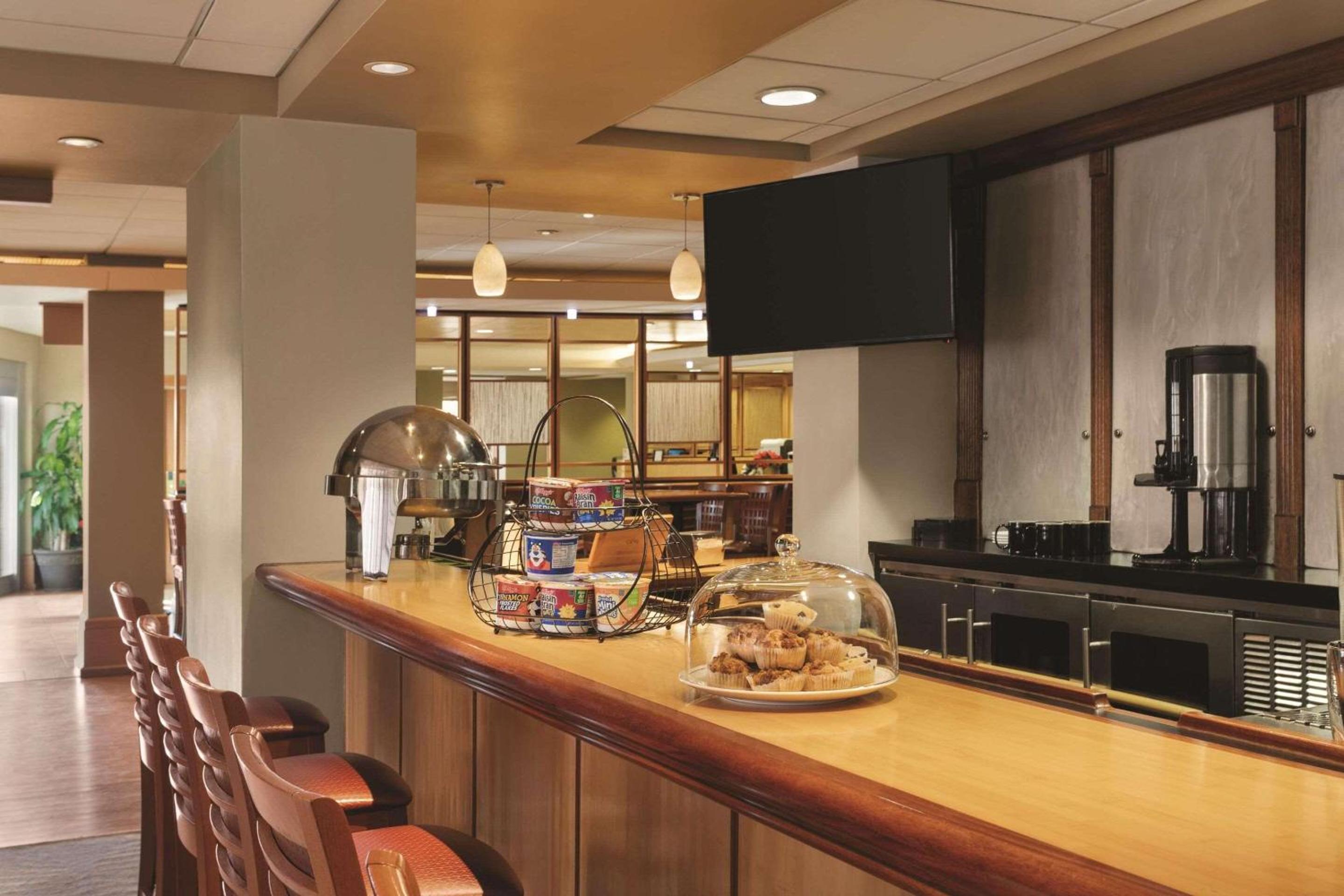 Radisson Hotel Providence Airport - Property Image 12
