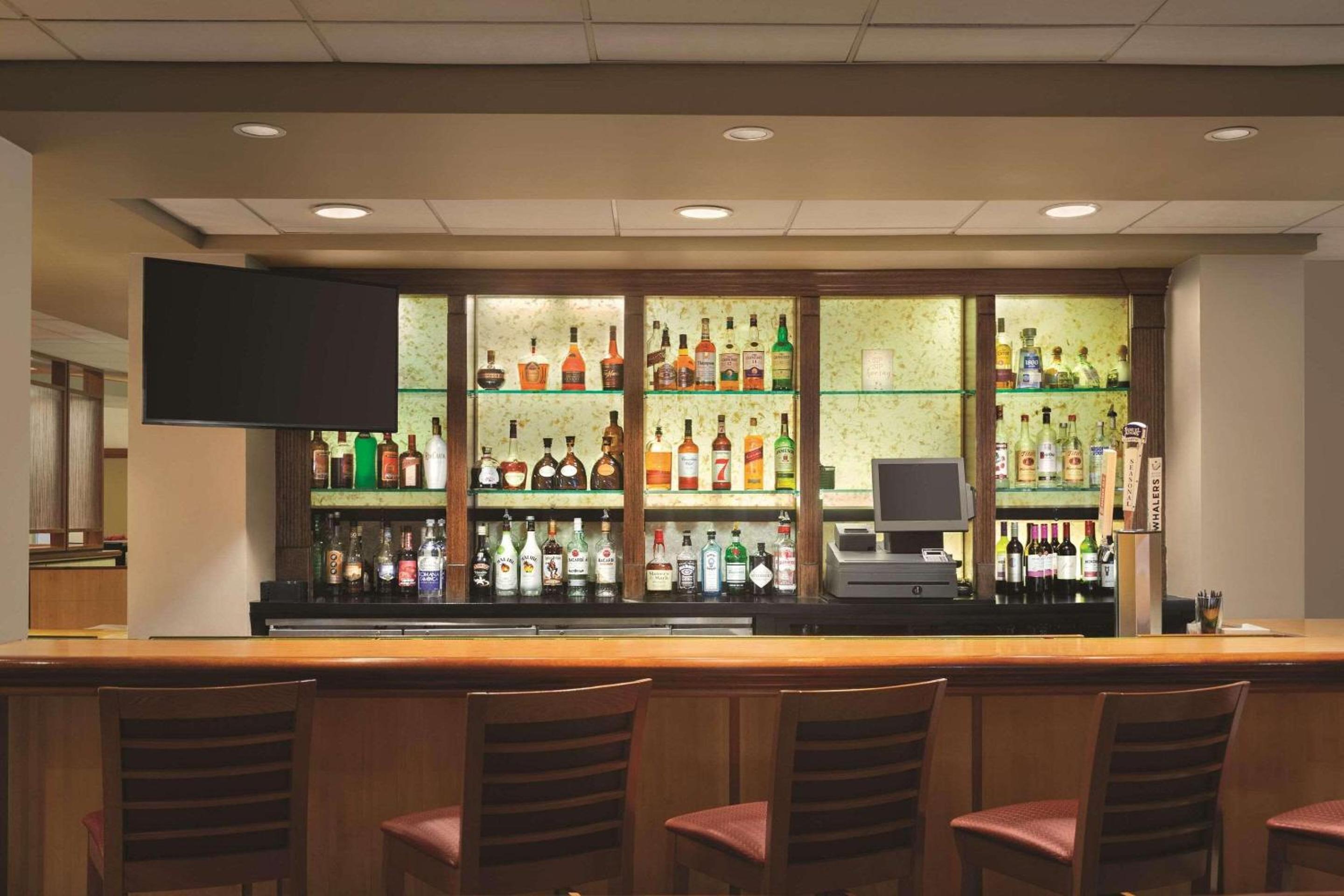 Radisson Hotel Providence Airport - Property Image 9