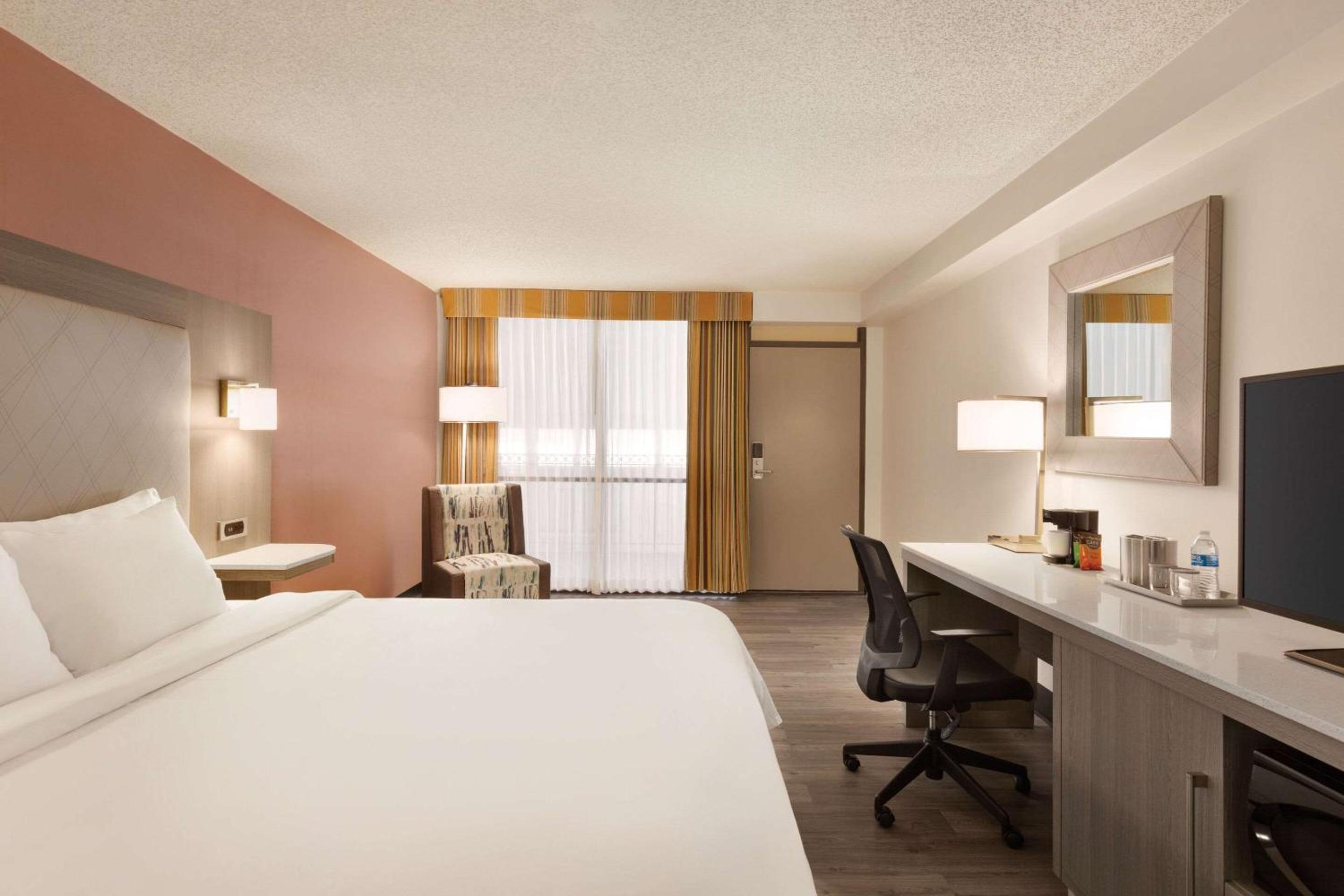 Radisson Hotel Lenexa Overland Park - Property Image 41