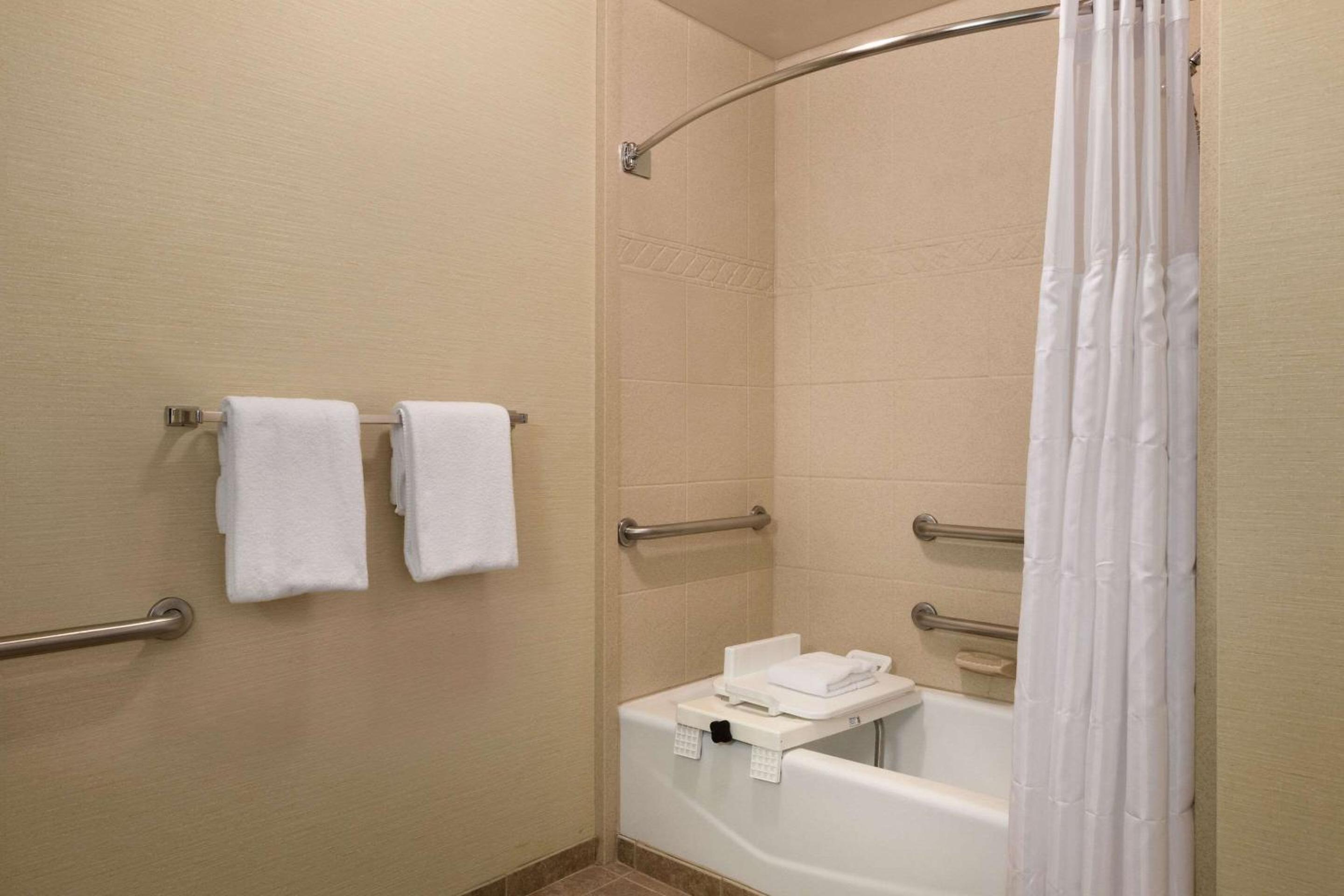 Radisson Hotel Lenexa Overland Park - Property Image 49