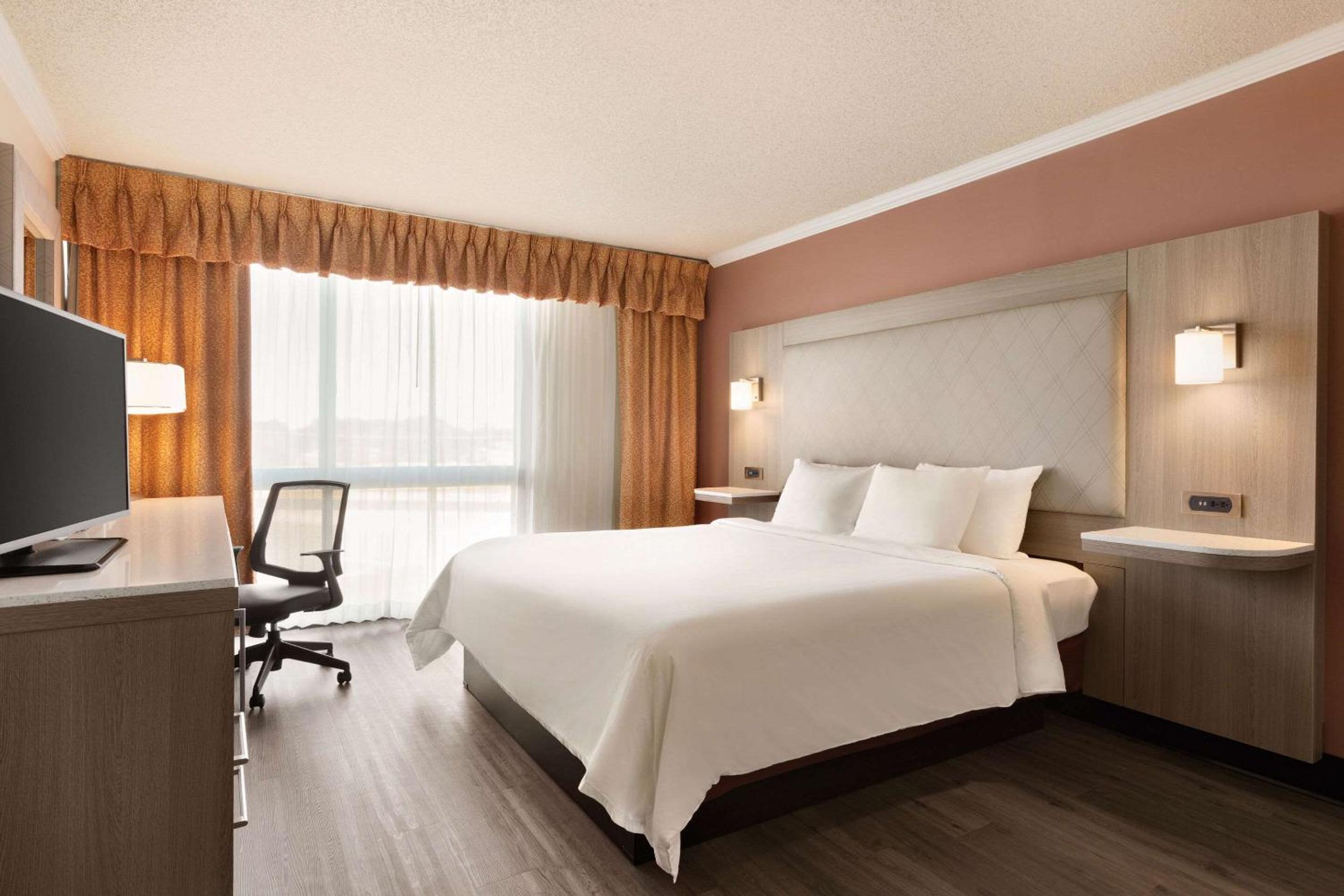 Radisson Hotel Lenexa Overland Park - Property Image 51