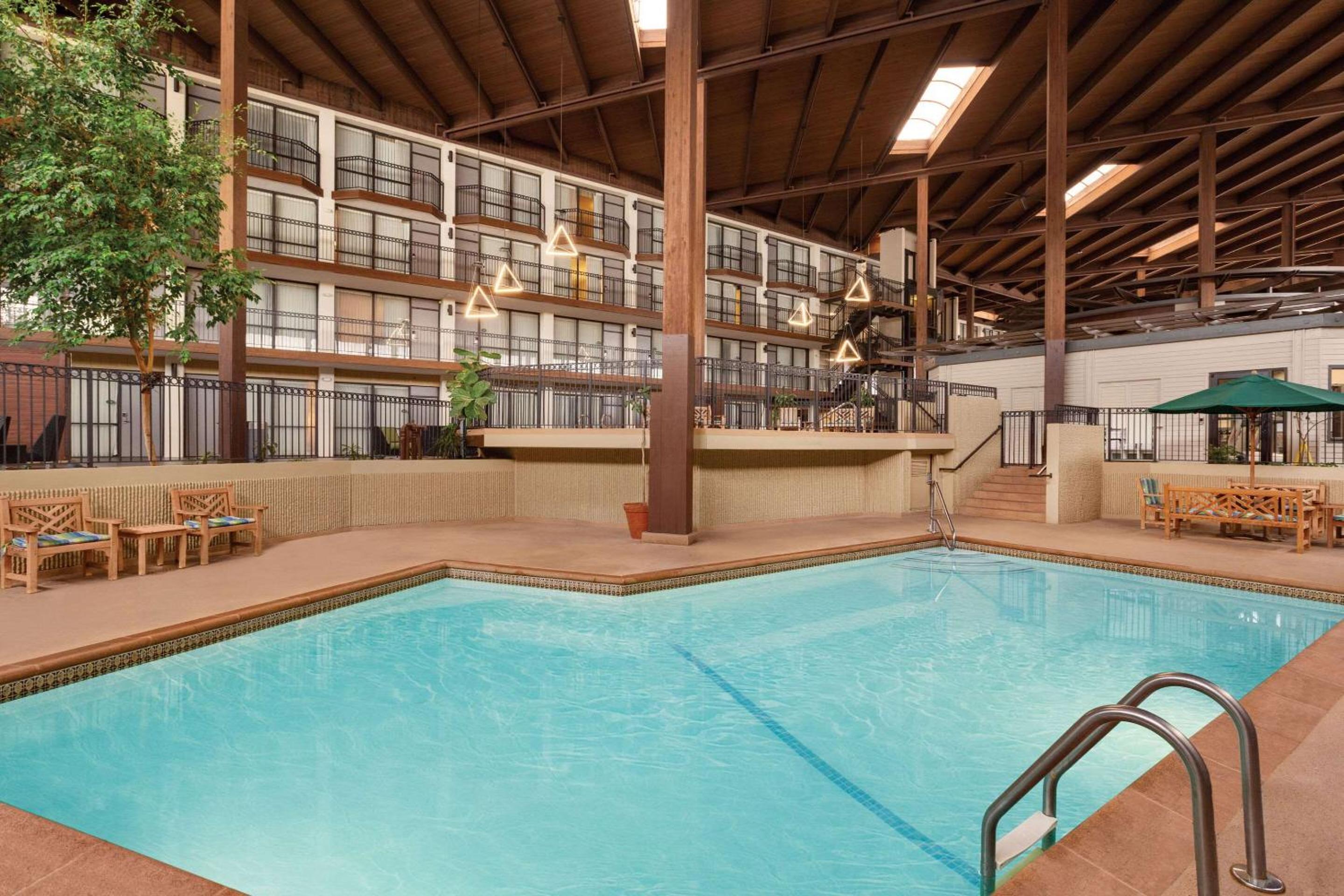 Radisson Hotel Lenexa Overland Park - Property Image 56